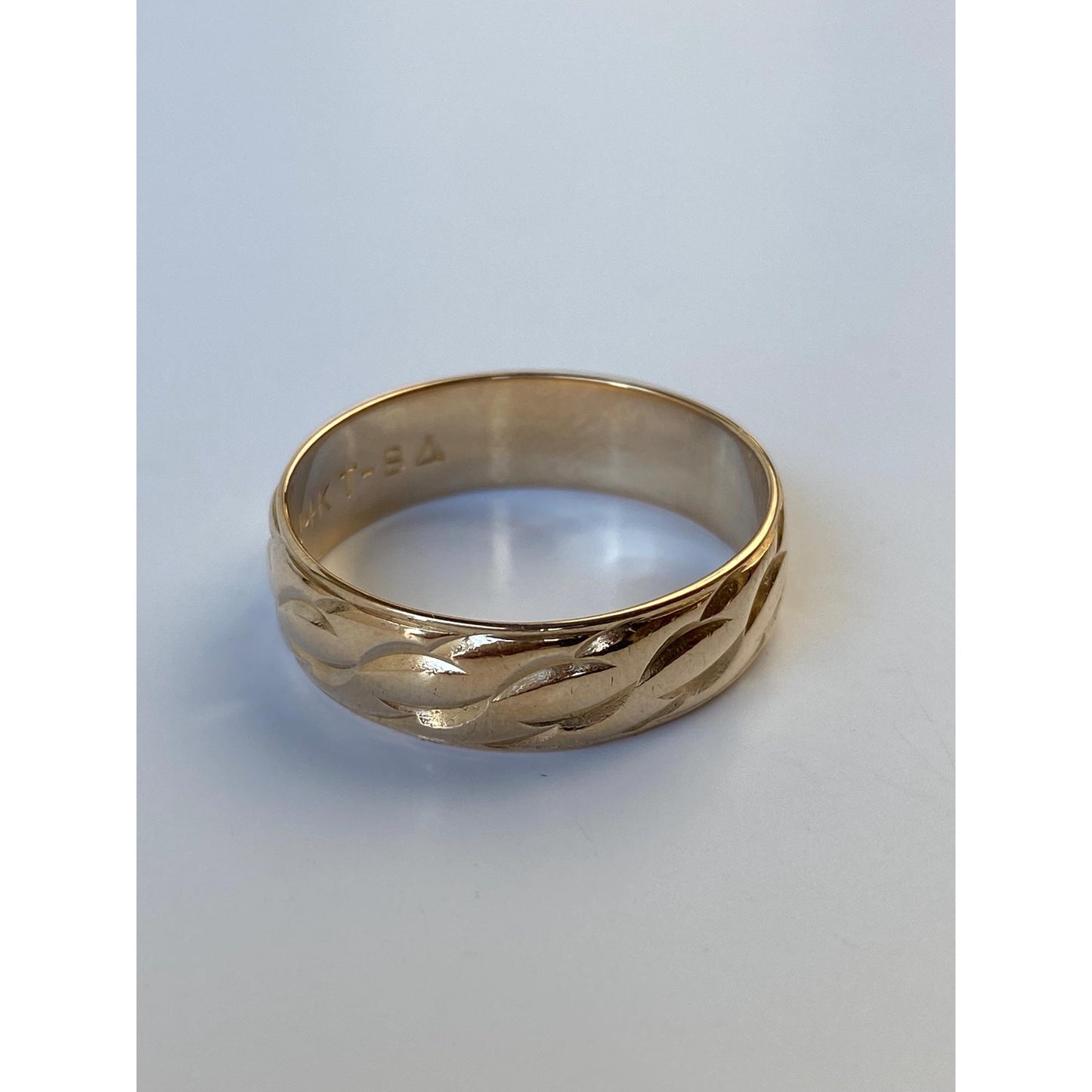 Vintage Solid 14k Yellow Gold Wavy Pattern Ring Band - Size 9.5