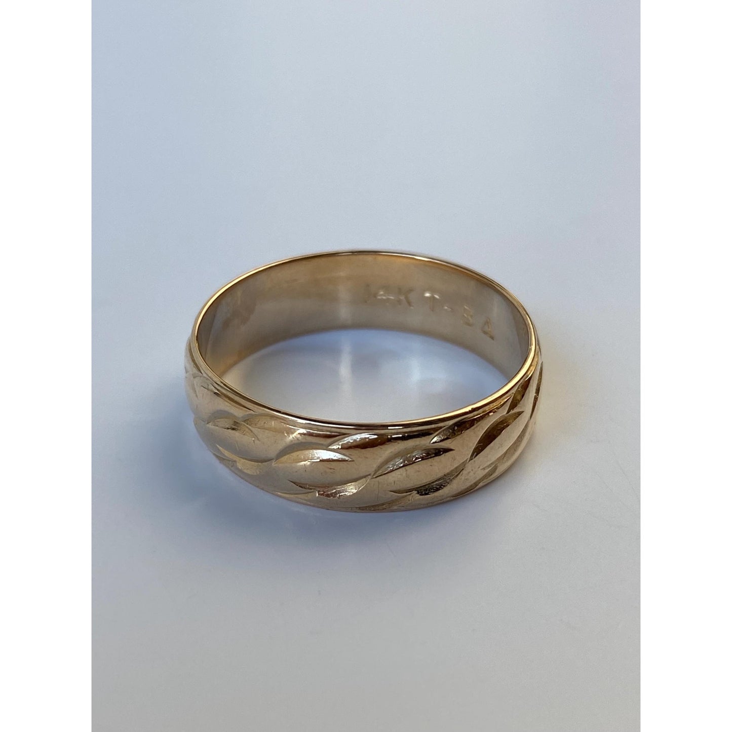 Vintage Solid 14k Yellow Gold Wavy Pattern Ring Band - Size 9.5