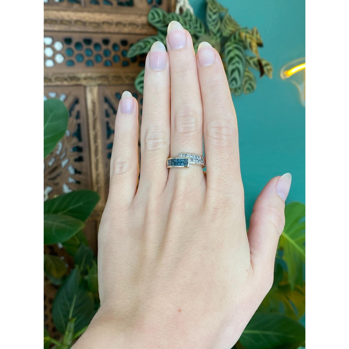 Vintage Solid 18k White Gold Blue & Clear Diamond Bypass Ring - Size 6