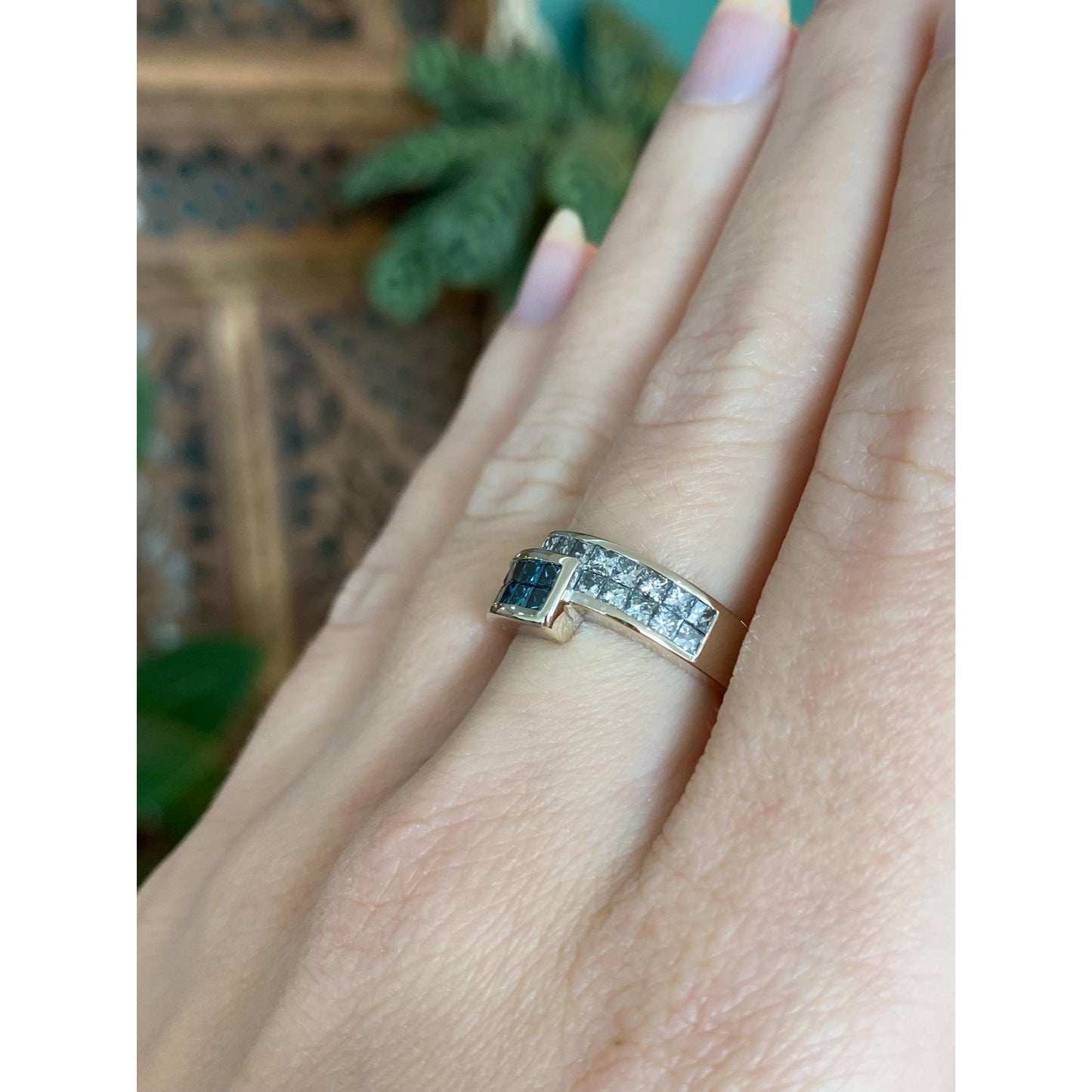 Vintage Solid 18k White Gold Blue & Clear Diamond Bypass Ring - Size 6