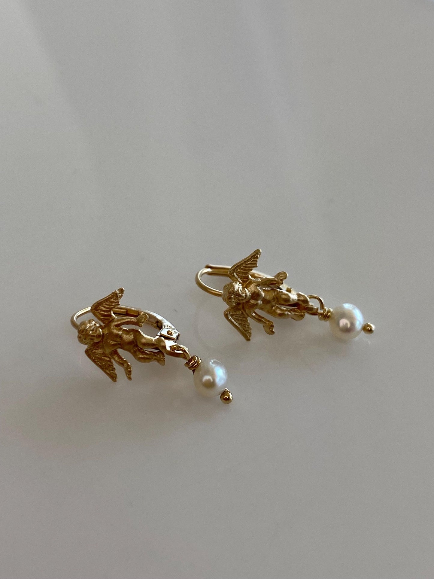 Vintage Solid 14k Yellow Gold Pearl Cherub Drop Earrings