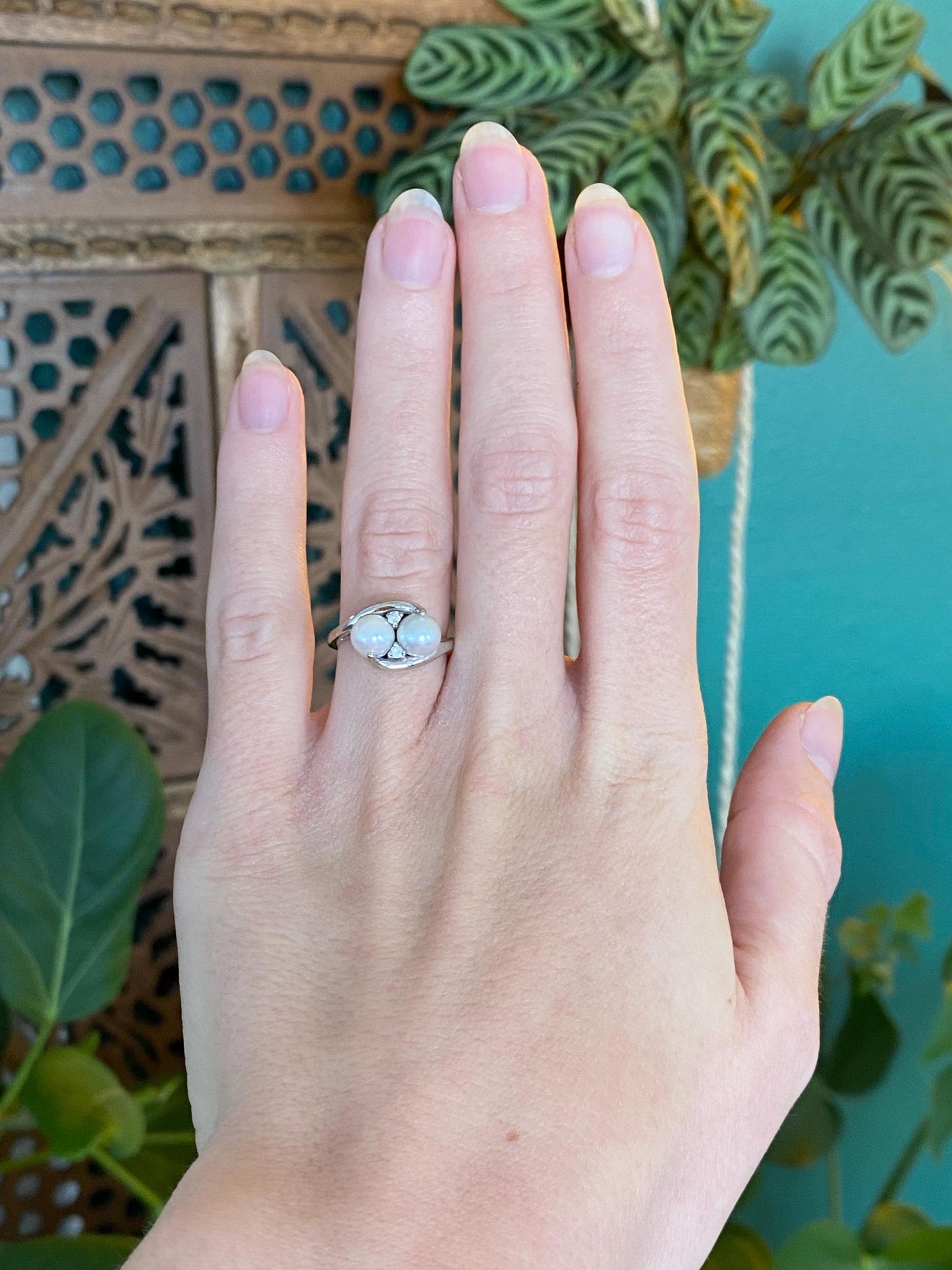 Vintage Solid 10k White Gold Clear Spinel Pearls Ring - Size 5.25