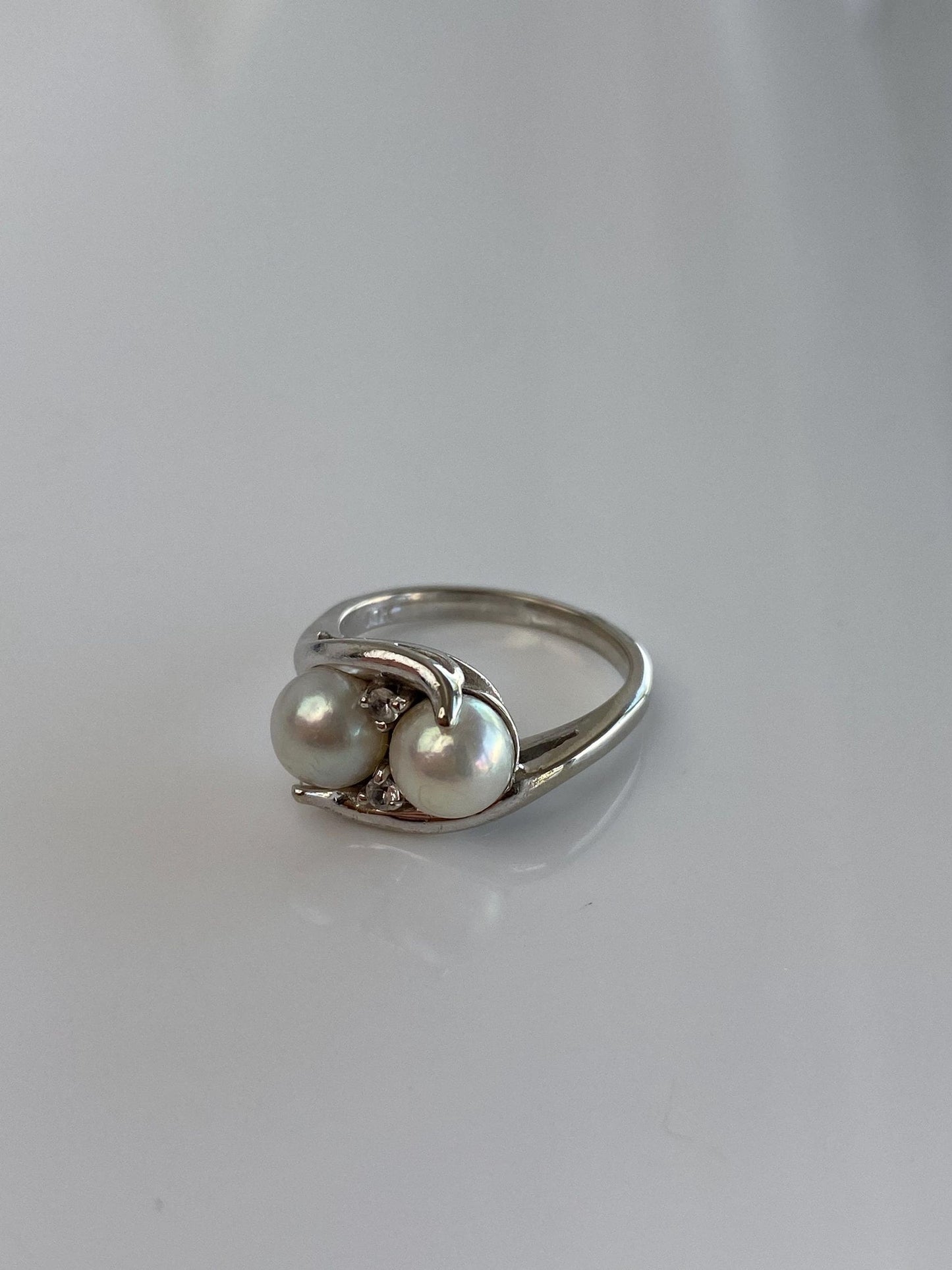 Vintage Solid 10k White Gold Clear Spinel Pearls Ring - Size 5.25