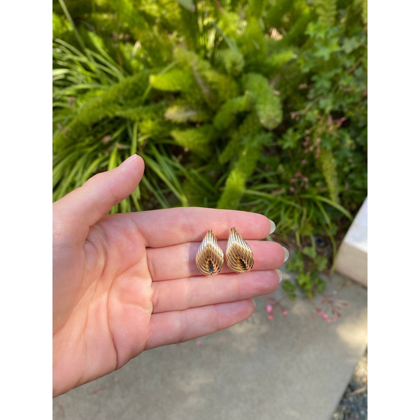 Vintage 14k Yellow Layered Wave Stud Earrings