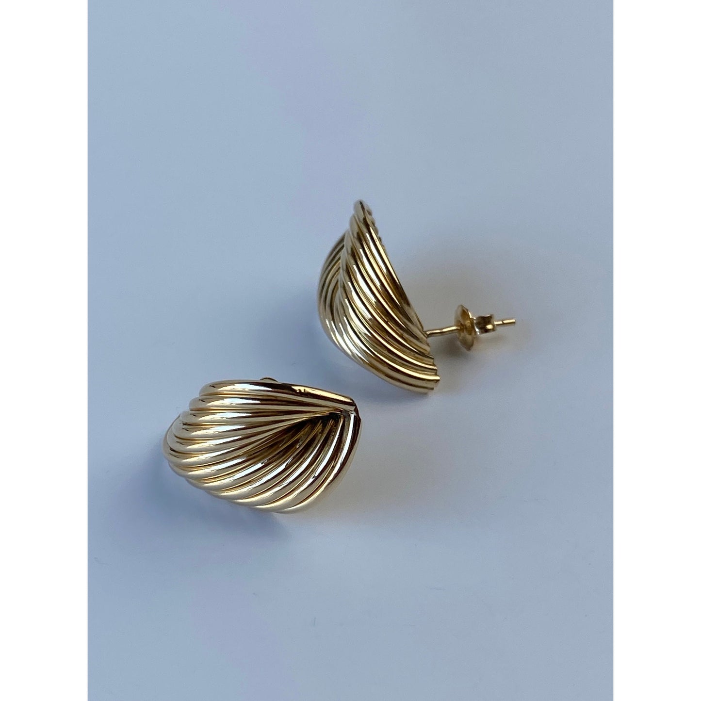 Vintage 14k Yellow Layered Wave Stud Earrings