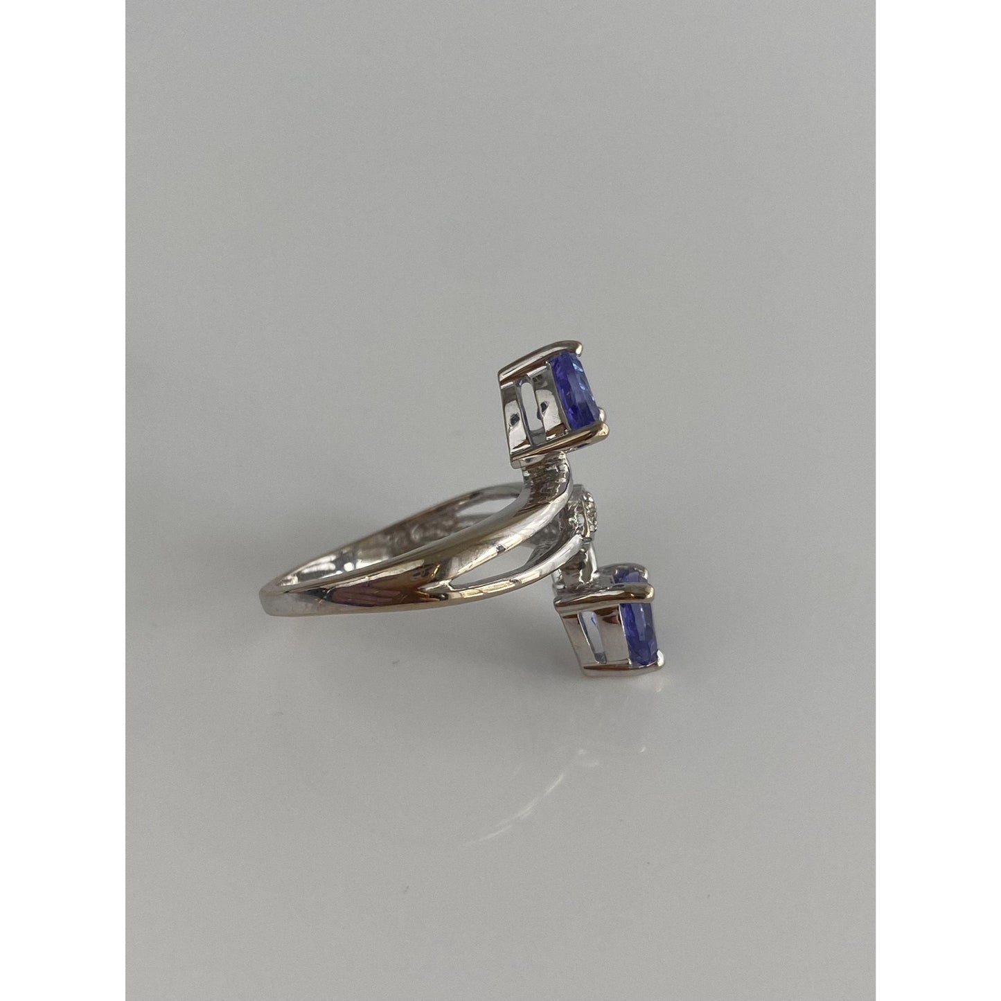 Solid 18k White Gold Diamond Tanzanite Ring - Size 6.75