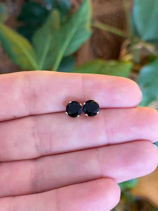 Vintage Solid 14k Yellow Gold Black Onyx Stud Earrings