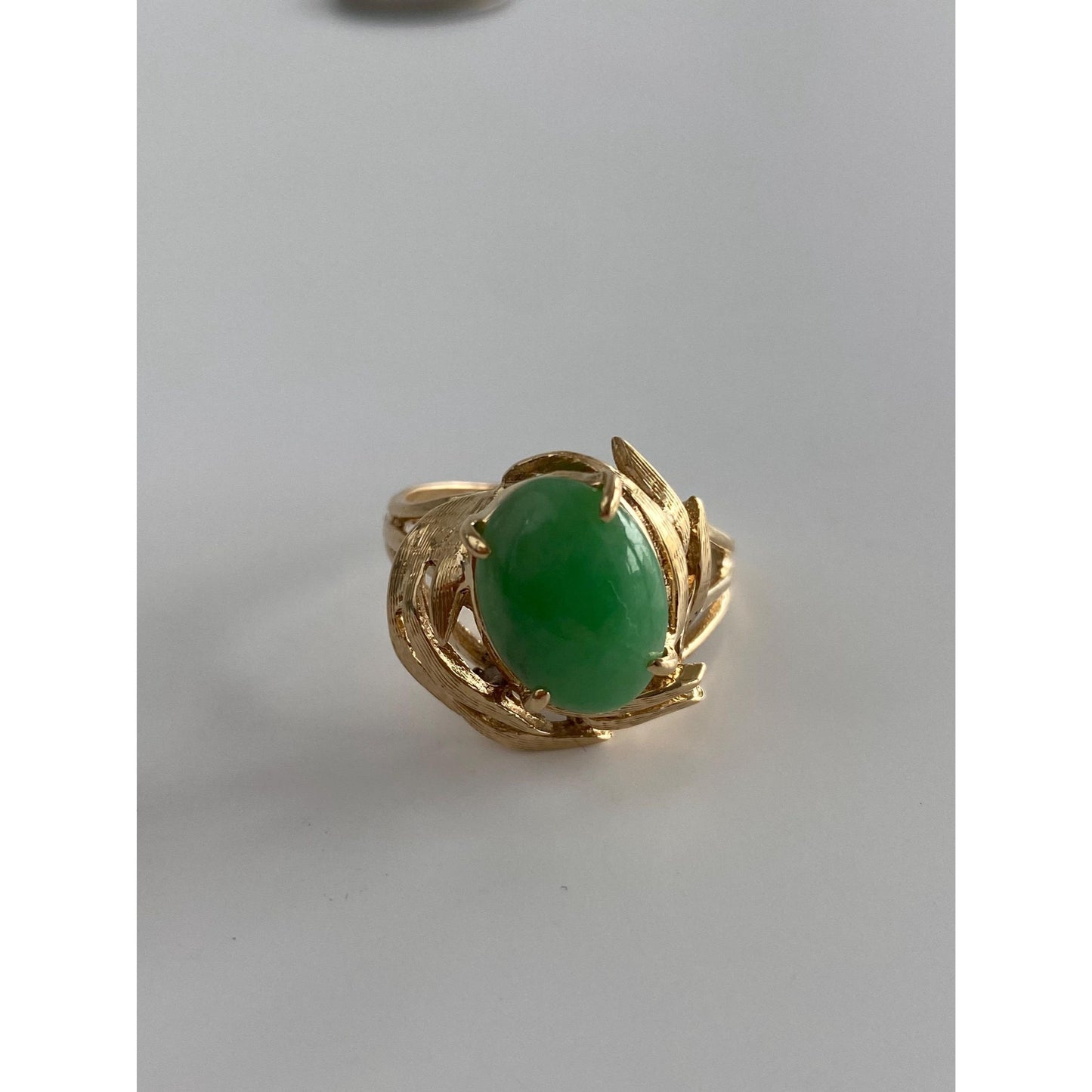 Vintage Solid 14k Yellow Gold Jade Ring - Size 9.25