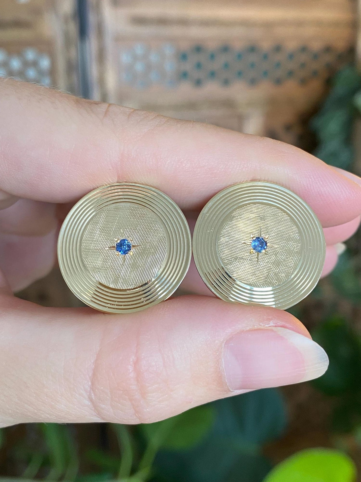 Vintage Solid 14k Yellow Gold Star Set Blue Sapphire Crosshatch Lined Drop Earrings