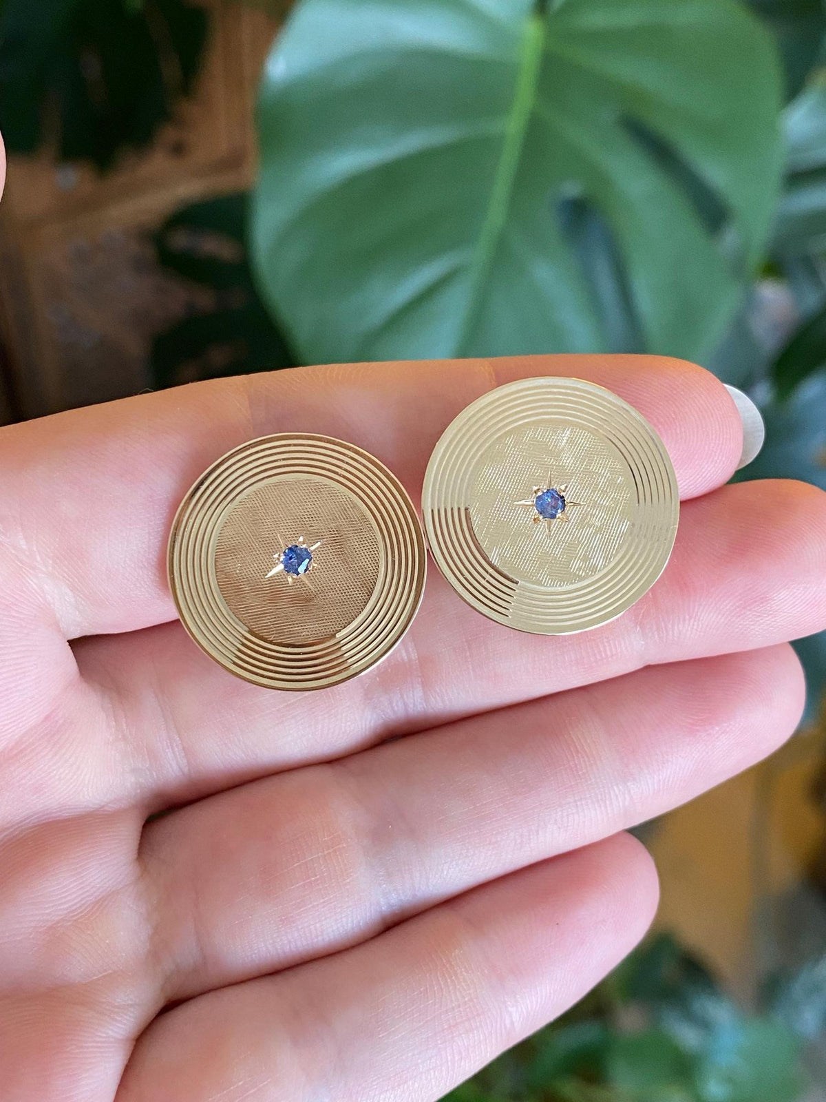 Vintage Solid 14k Yellow Gold Star Set Blue Sapphire Crosshatch Lined Drop Earrings