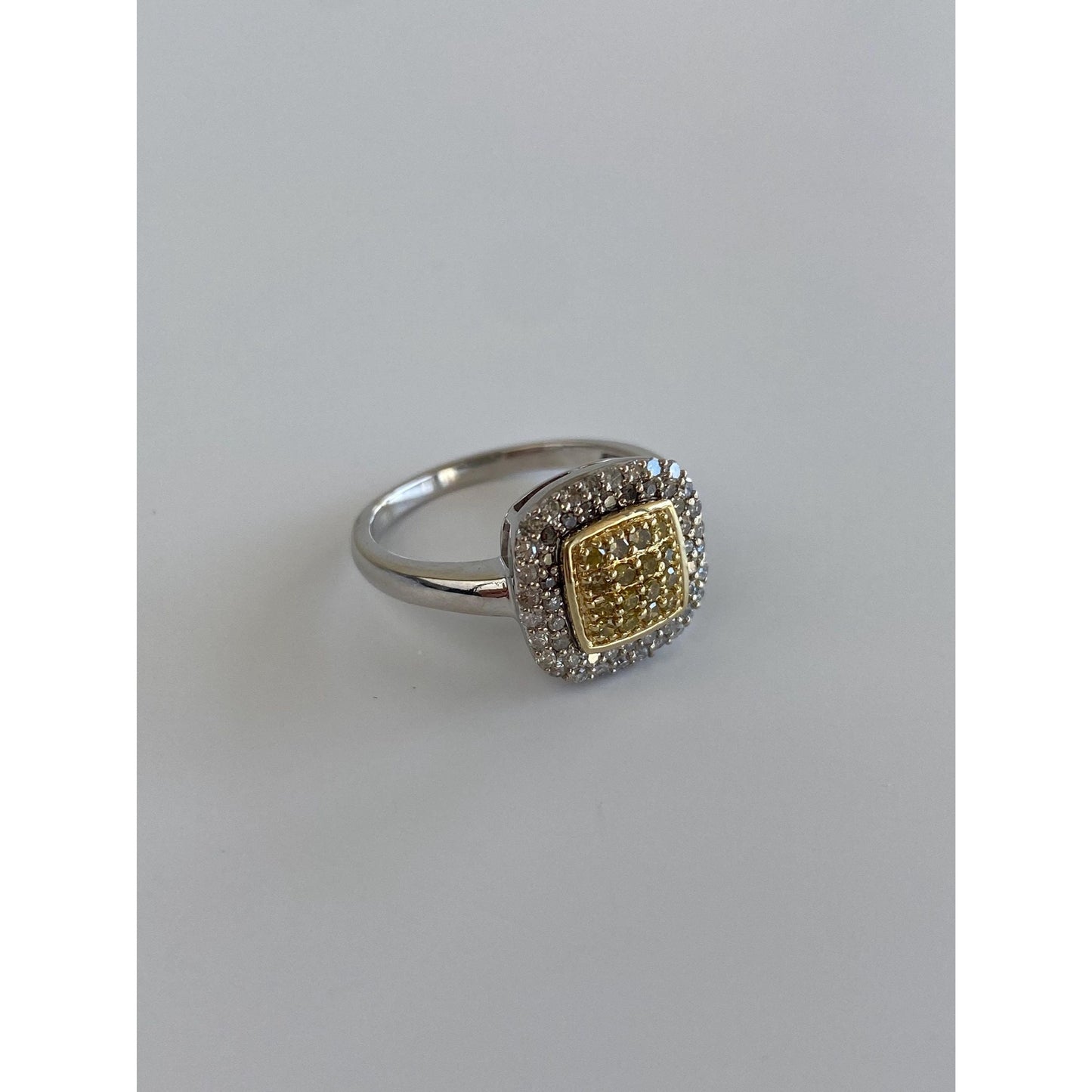 Vintage Solid 14k White & Yellow Gold Diamond Ring - Size 6.75
