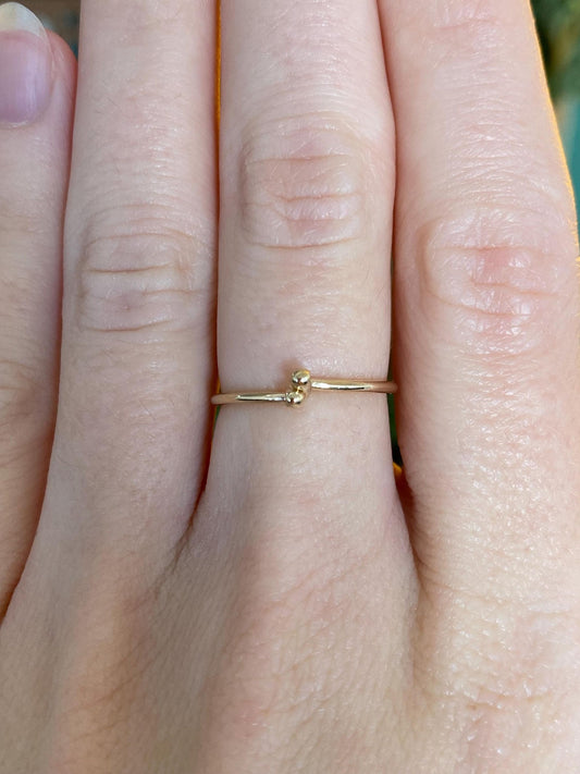 Vintage Solid 14k Yellow Gold Latch Ball Design Ring Band - Size 5.5