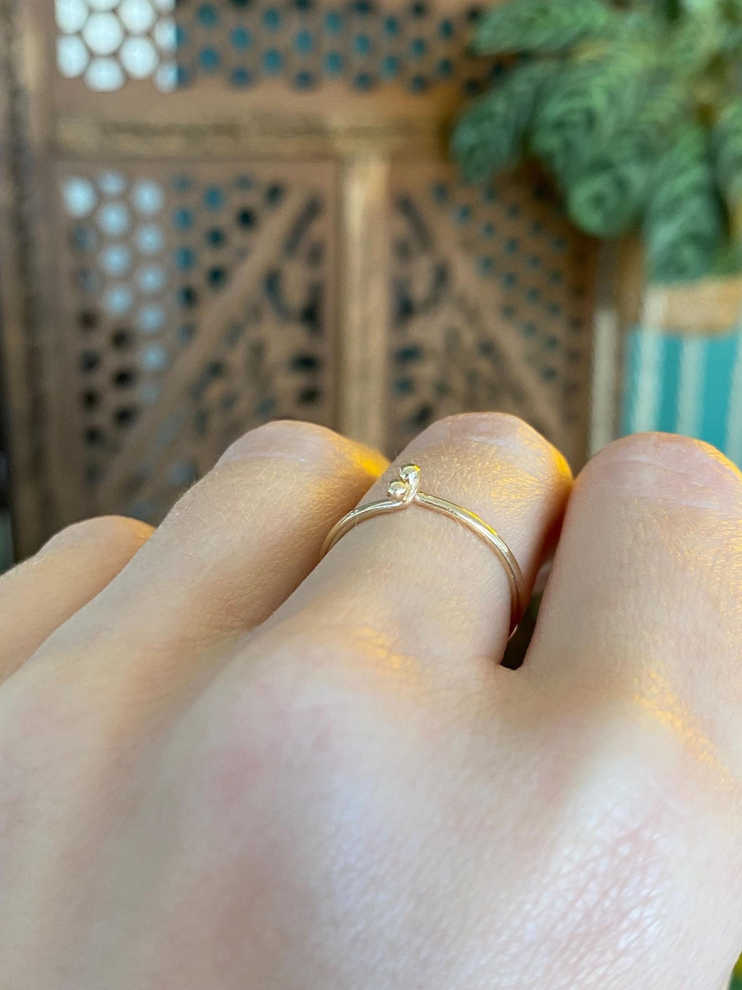 Vintage Solid 14k Yellow Gold Latch Ball Design Ring Band - Size 5.5