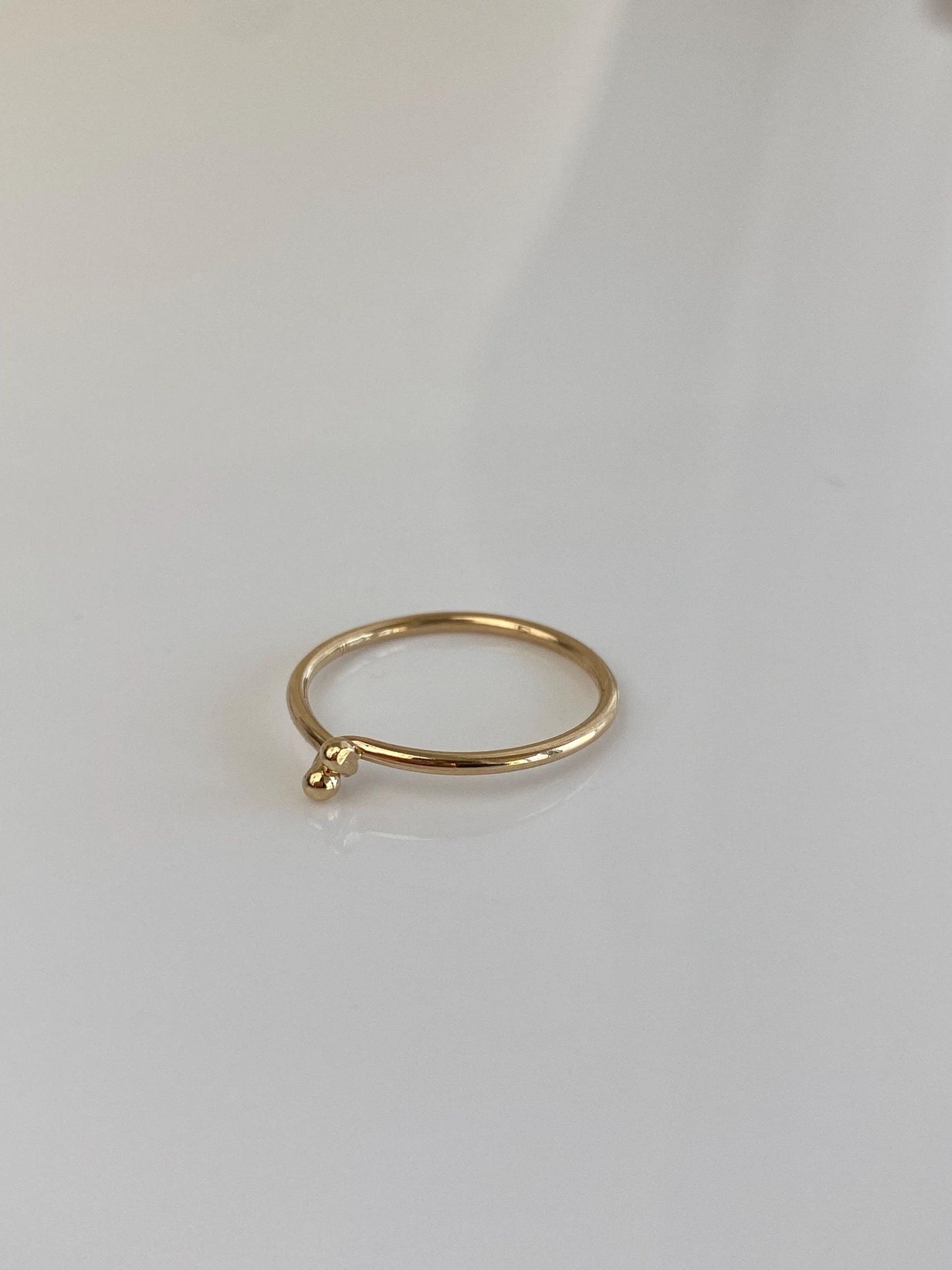 Vintage Solid 14k Yellow Gold Latch Ball Design Ring Band - Size 5.5