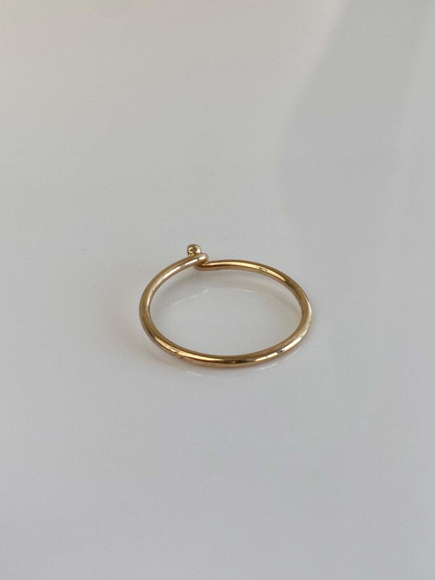 Vintage Solid 14k Yellow Gold Latch Ball Design Ring Band - Size 5.5
