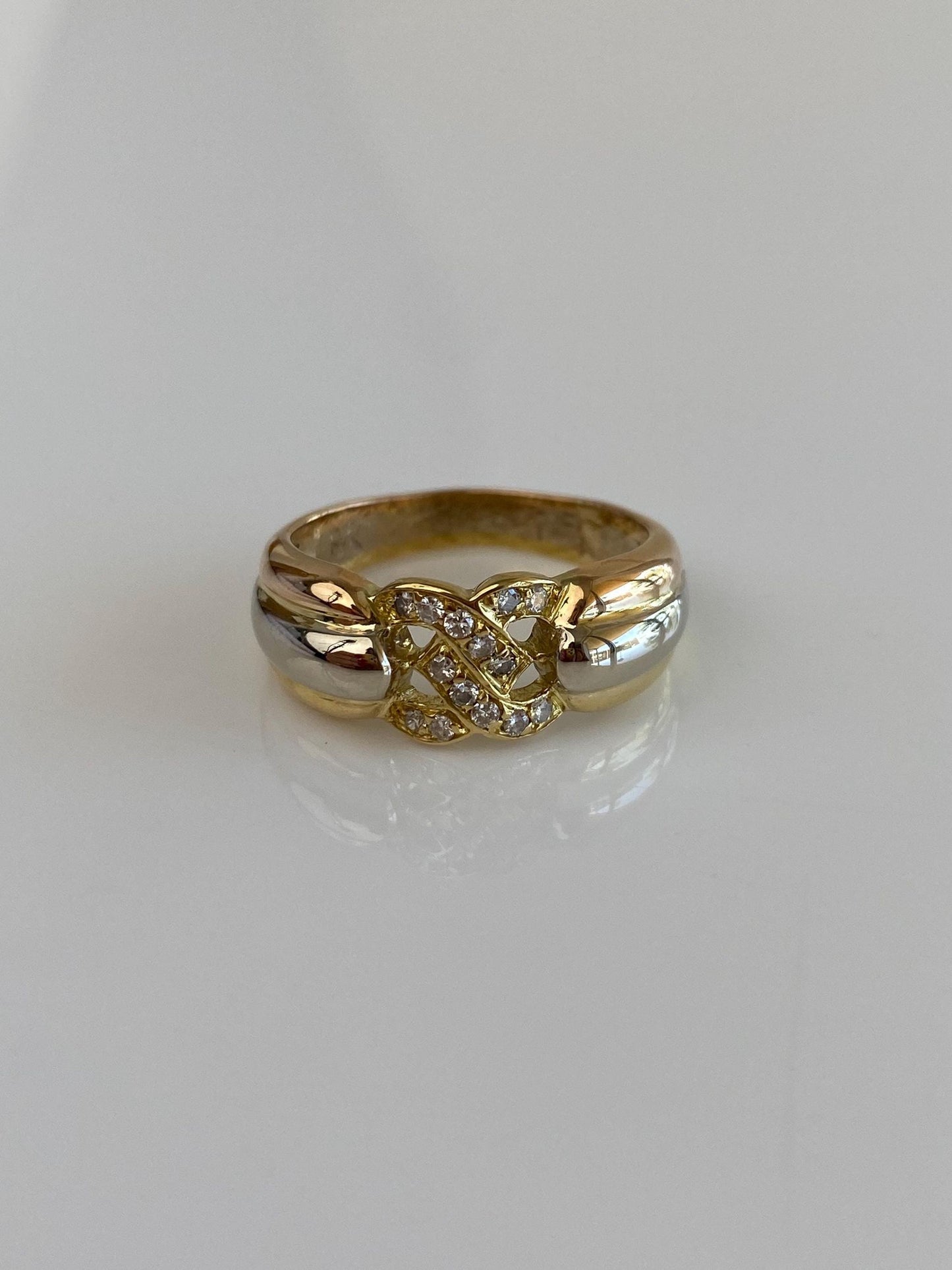 Vintage Solid 18k White & Yellow Gold Diamond Ring Band - Size 7