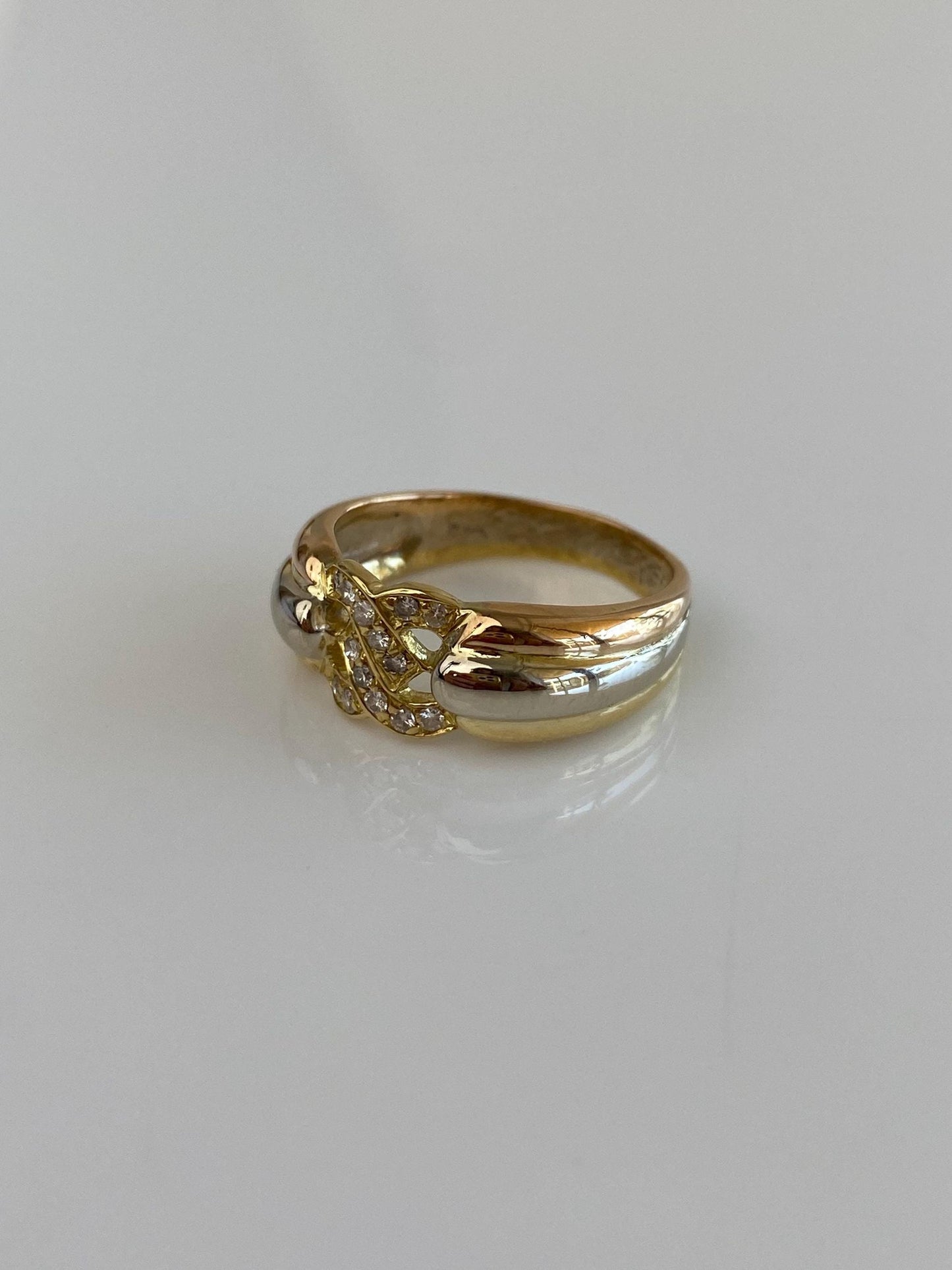 Vintage Solid 18k White & Yellow Gold Diamond Ring Band - Size 7