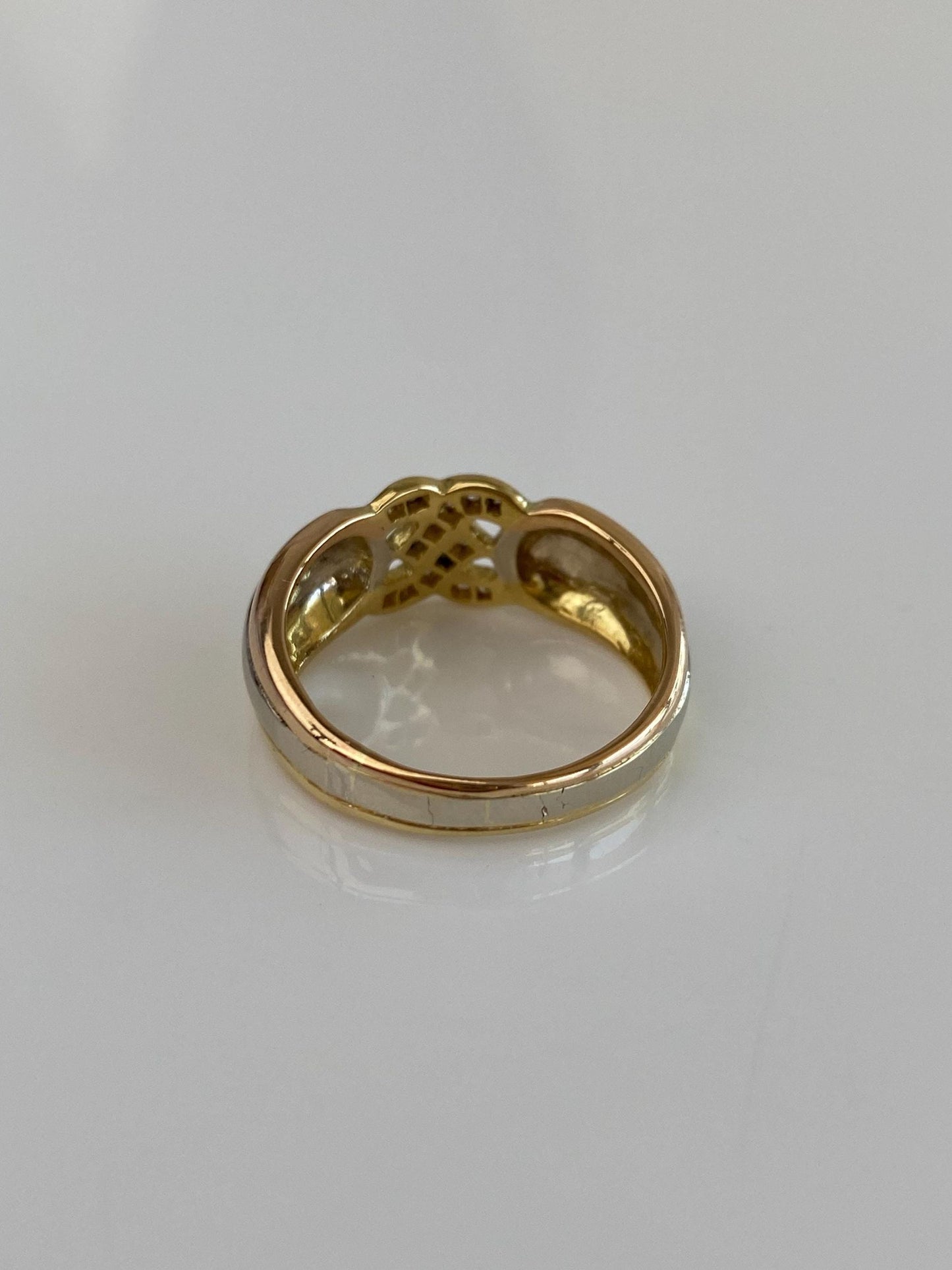 Vintage Solid 18k White & Yellow Gold Diamond Ring Band - Size 7