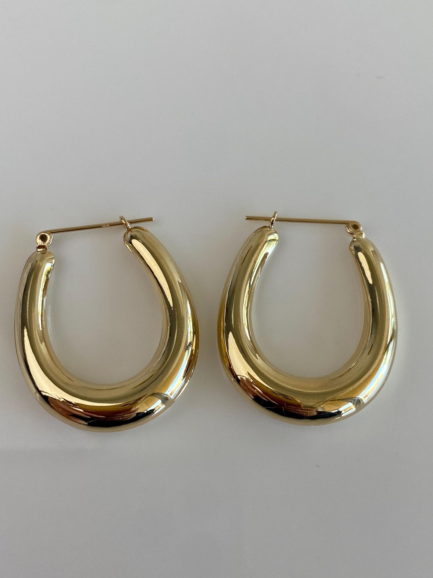Vintage 14k Yellow Gold Tapered Oval Hoop Earrings