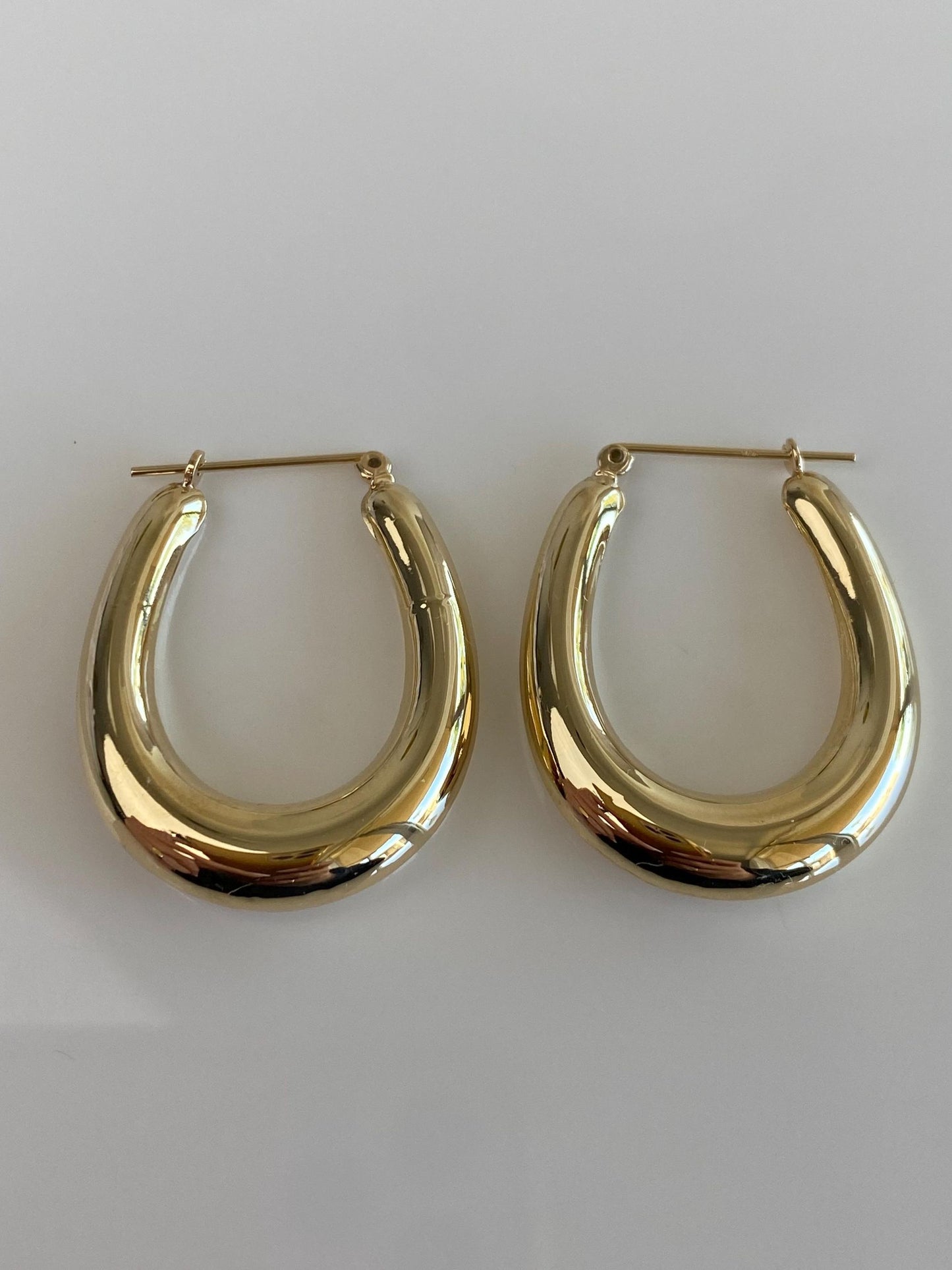 Vintage 14k Yellow Gold Tapered Oval Hoop Earrings