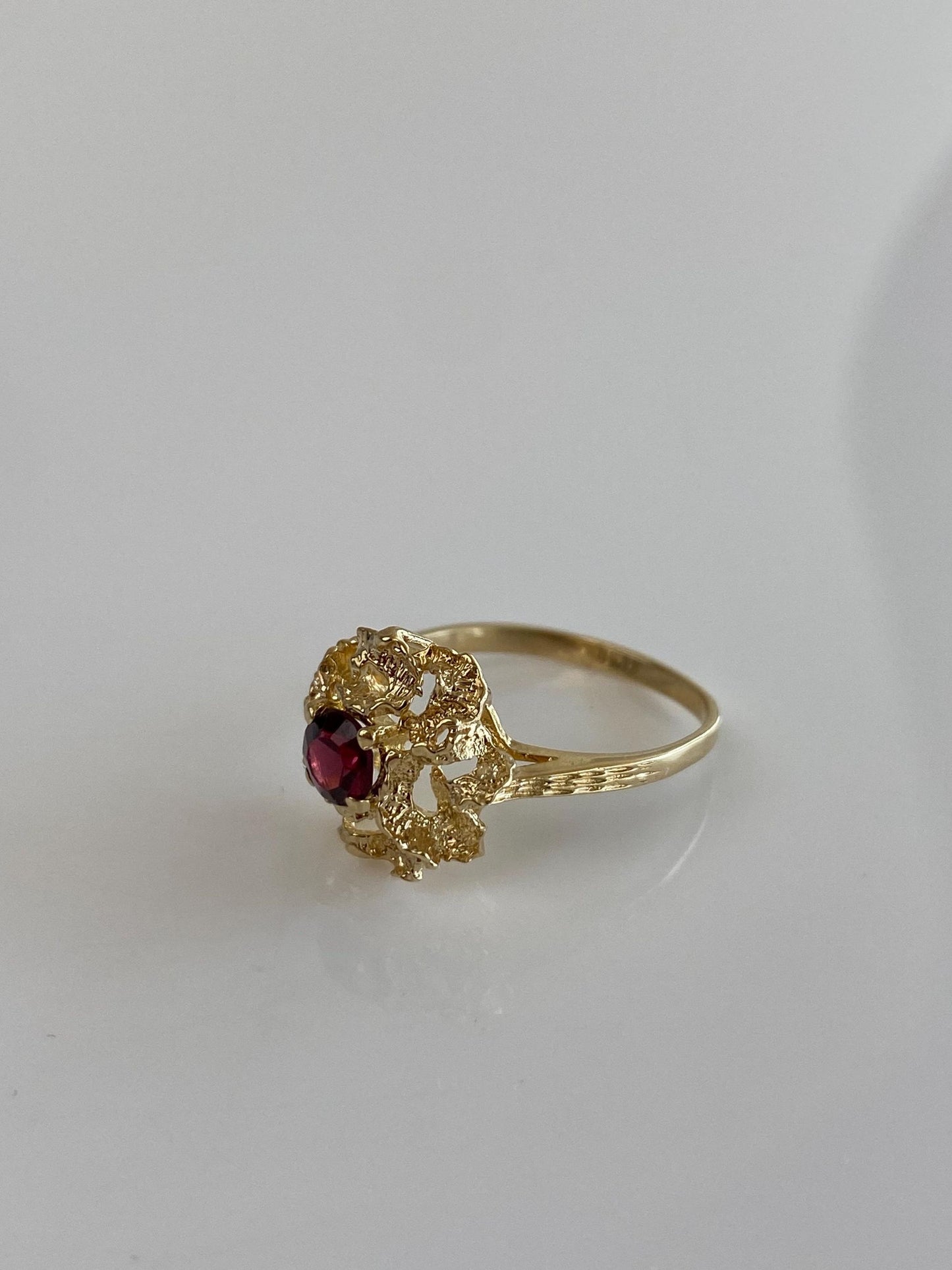 Vintage Solid 10k Yellow Gold Garnet Ring - Size 6