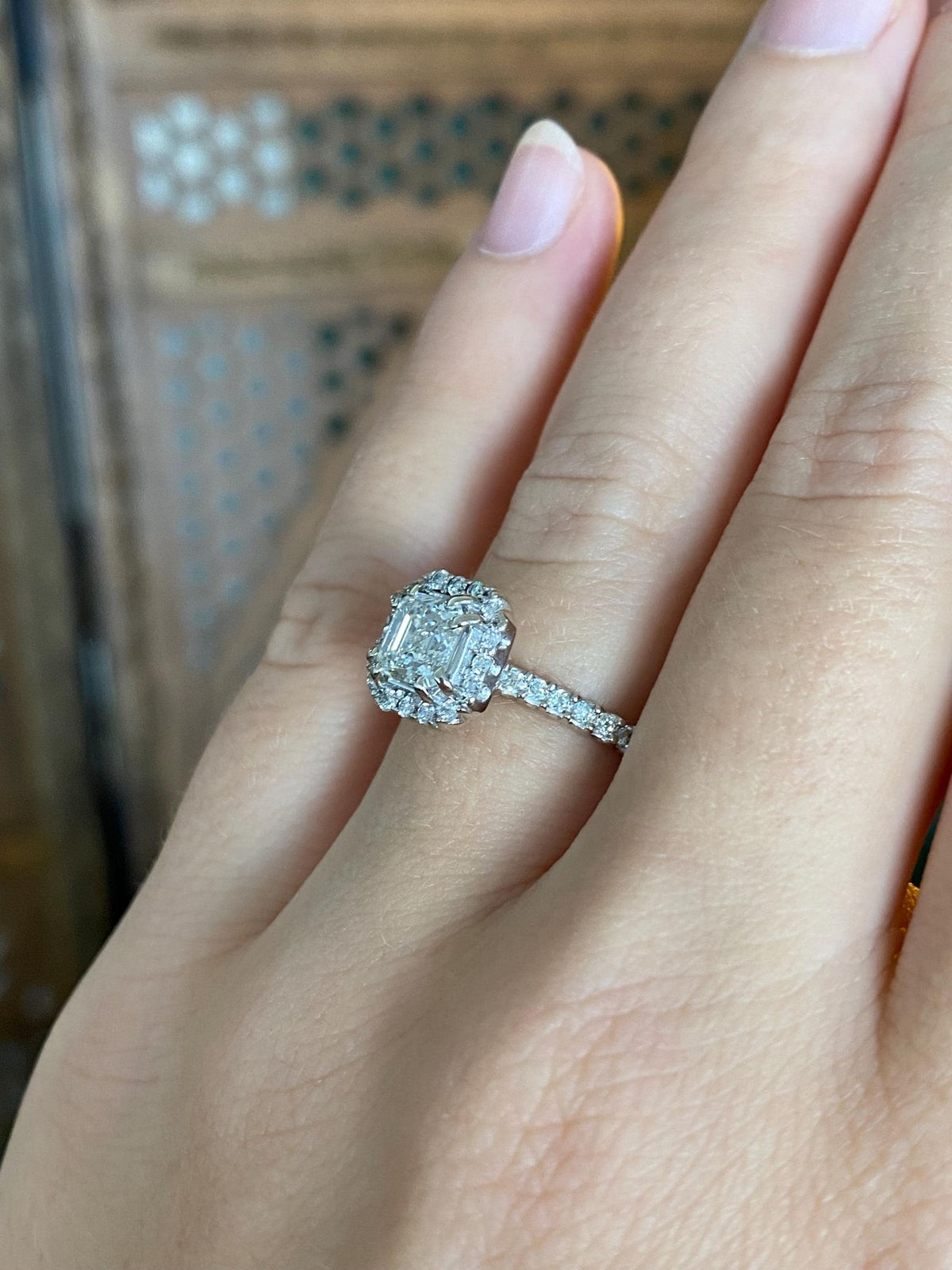 Siffari Solid 14k White Gold Asscher Cut Diamond Diamond Halo Engagement Ring - Size 7.5