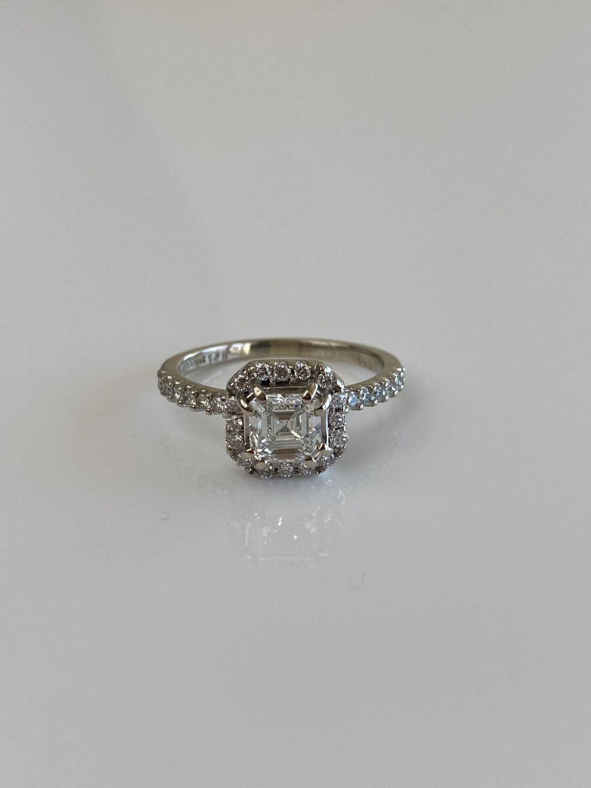 Siffari Solid 14k White Gold Asscher Cut Diamond Diamond Halo Engagement Ring - Size 7.5
