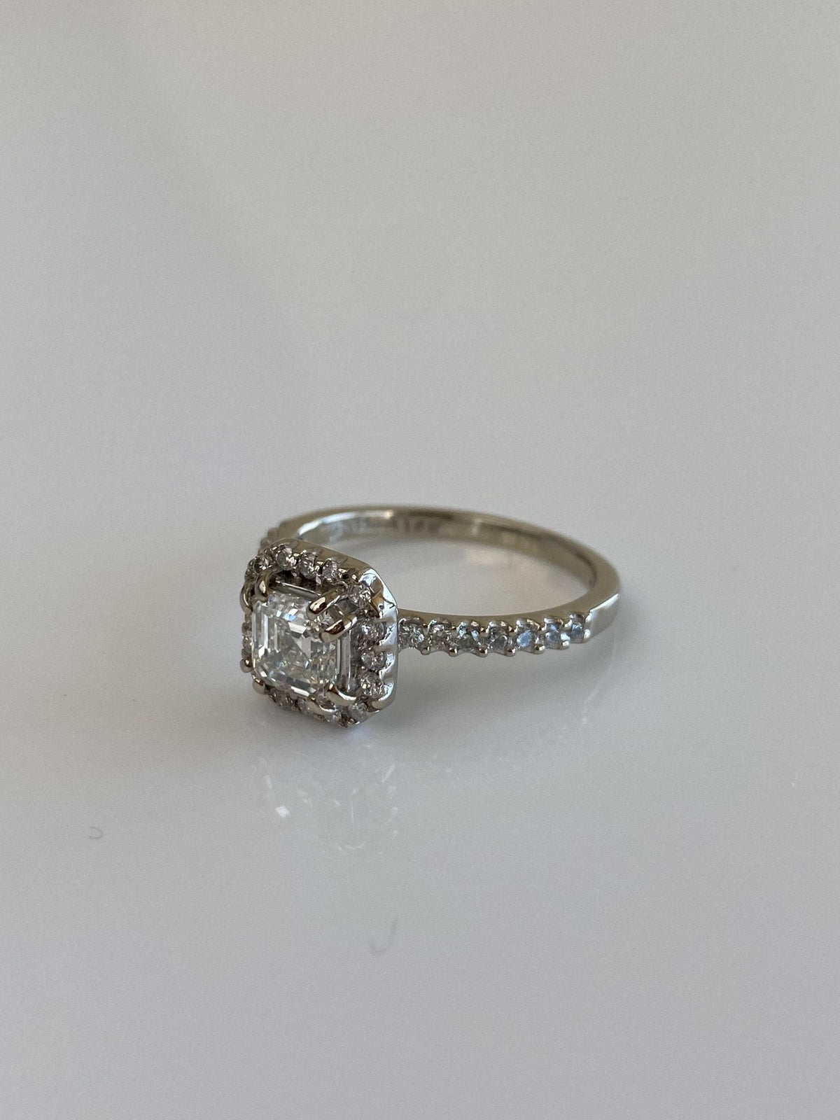 Siffari Solid 14k White Gold Asscher Cut Diamond Diamond Halo Engagement Ring - Size 7.5