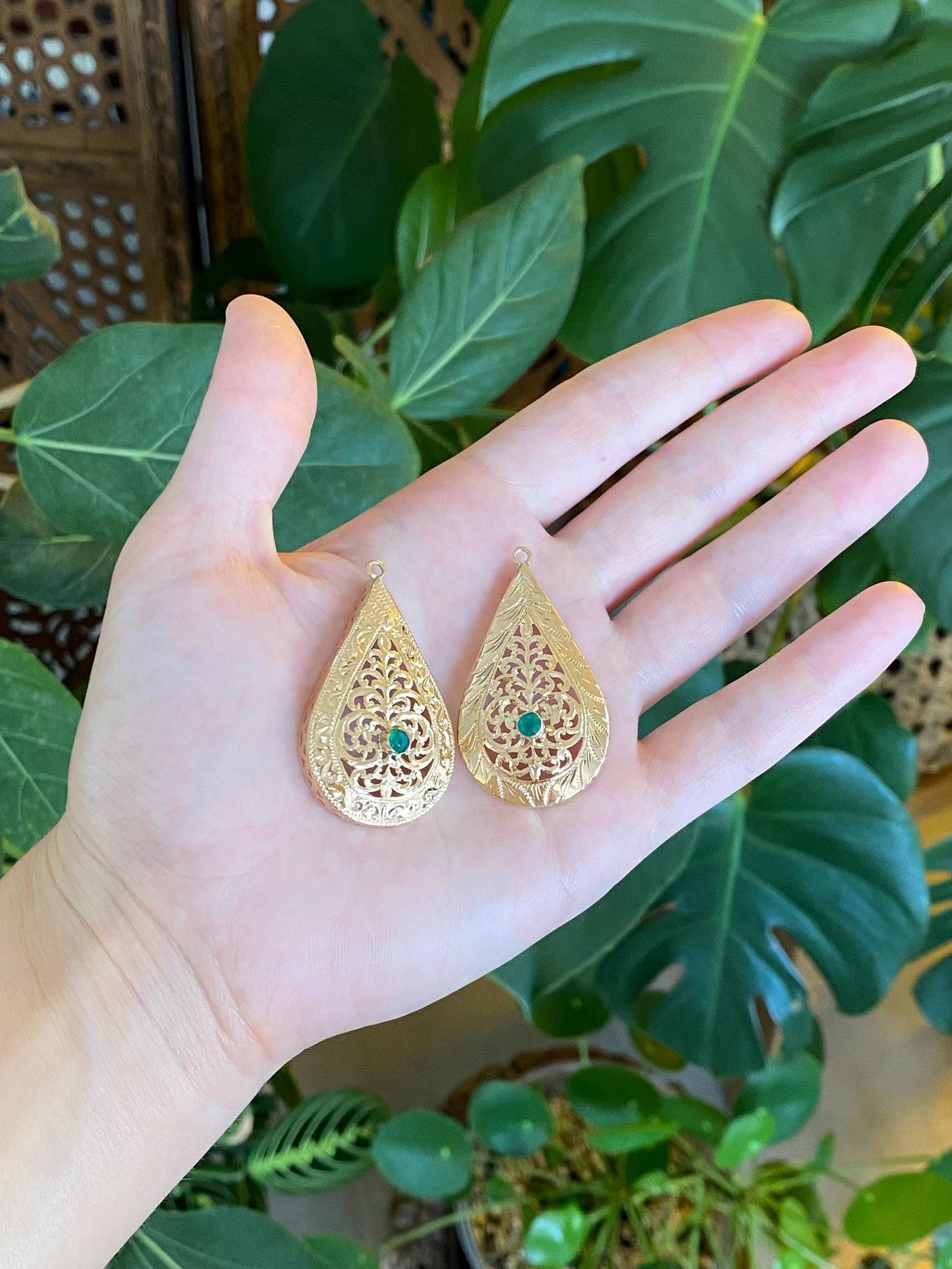 Vintage Solid 18k Yellow Gold Emerald Diamond Cut Teardrop Earring Jackets
