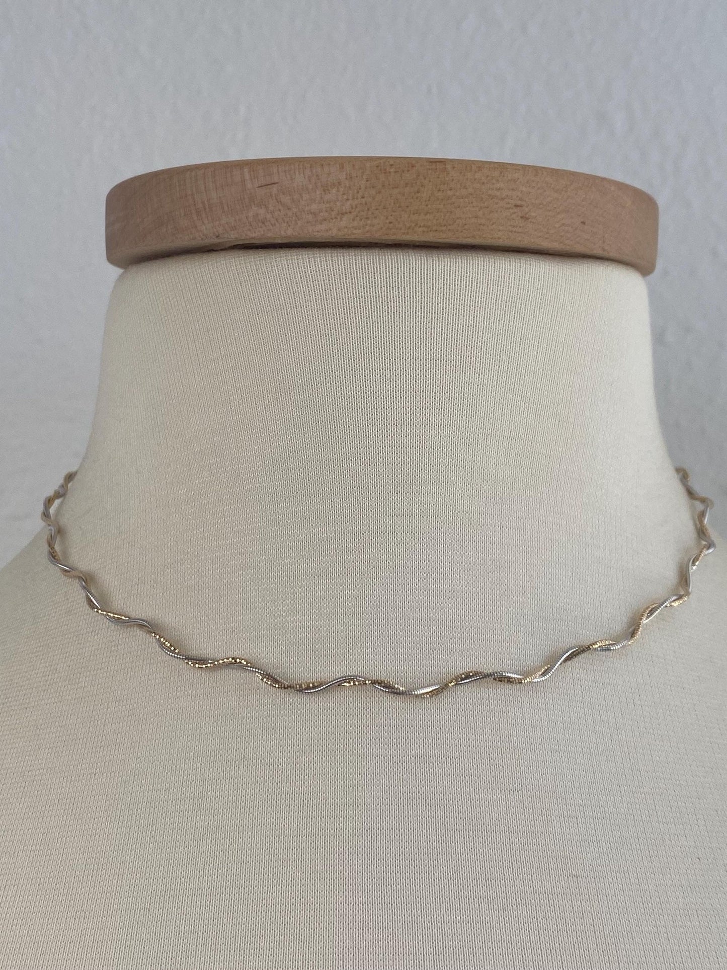Vintage Solid 14k White & Yellow Gold Springy Twisted Collar Necklace - 16.5 inches