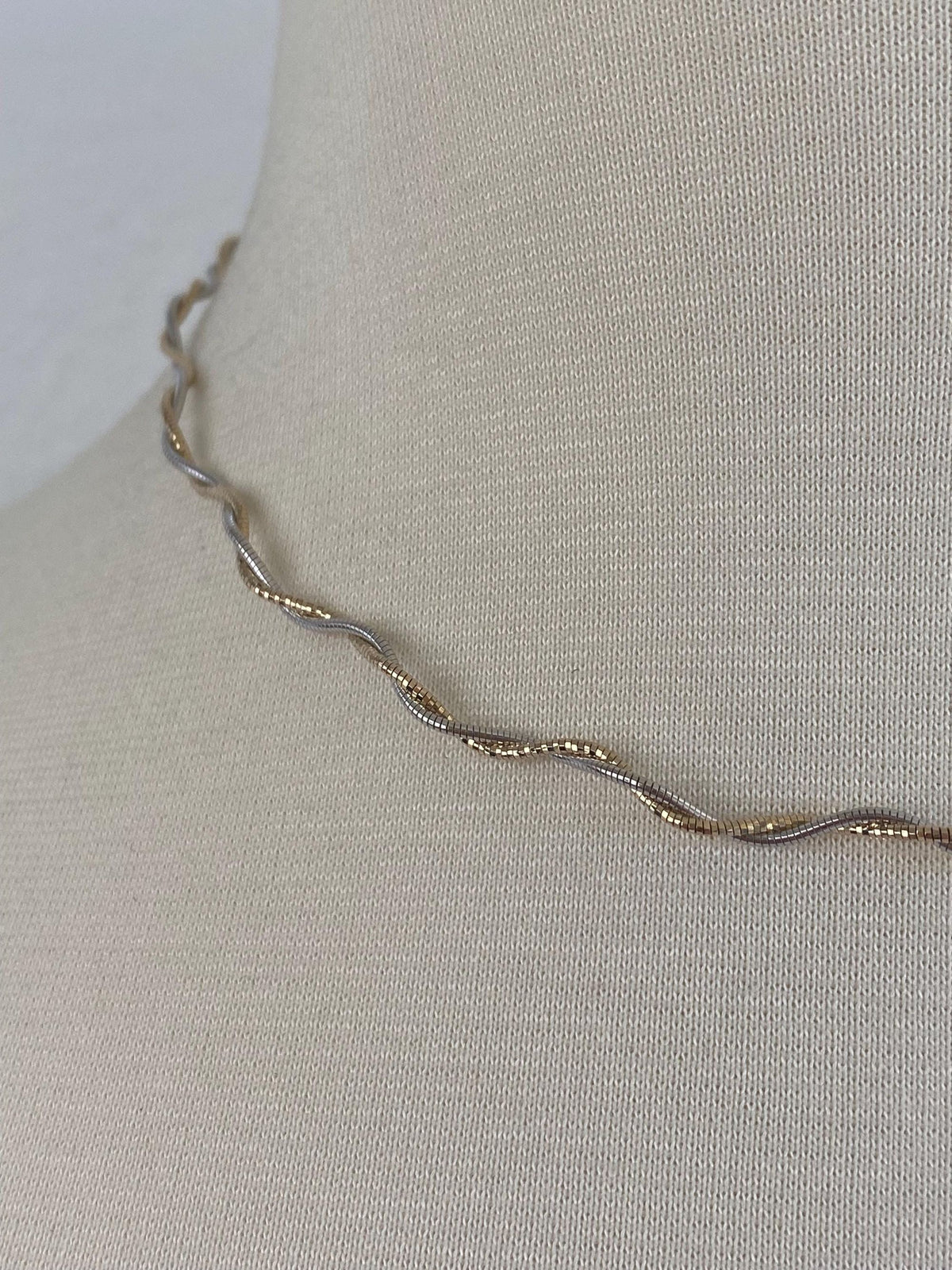 Vintage Solid 14k White & Yellow Gold Springy Twisted Collar Necklace - 16.5 inches