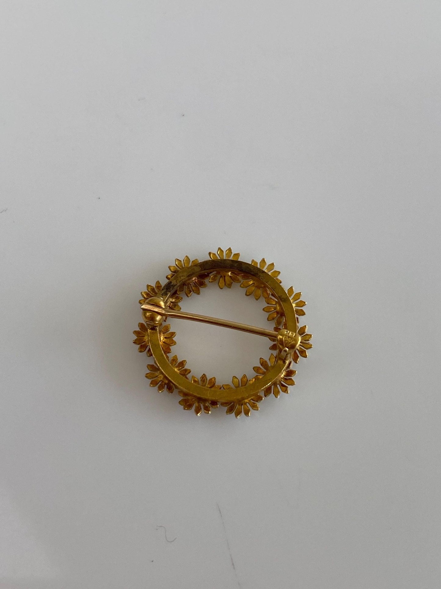 Vintage Solid 20k Yellow Gold Enamel Daisies Pin