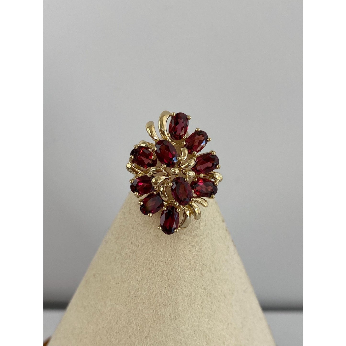 Vintage Solid 14k Yellow Gold Garnet Cluster Ring - Size 4.5