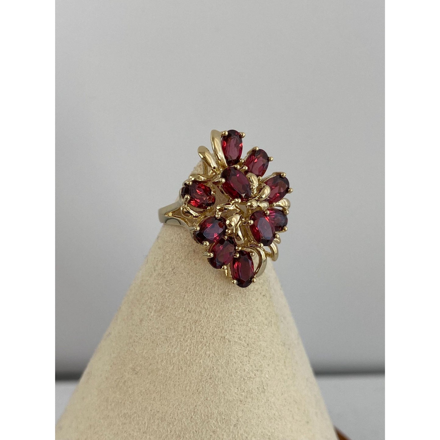 Vintage Solid 14k Yellow Gold Garnet Cluster Ring - Size 4.5