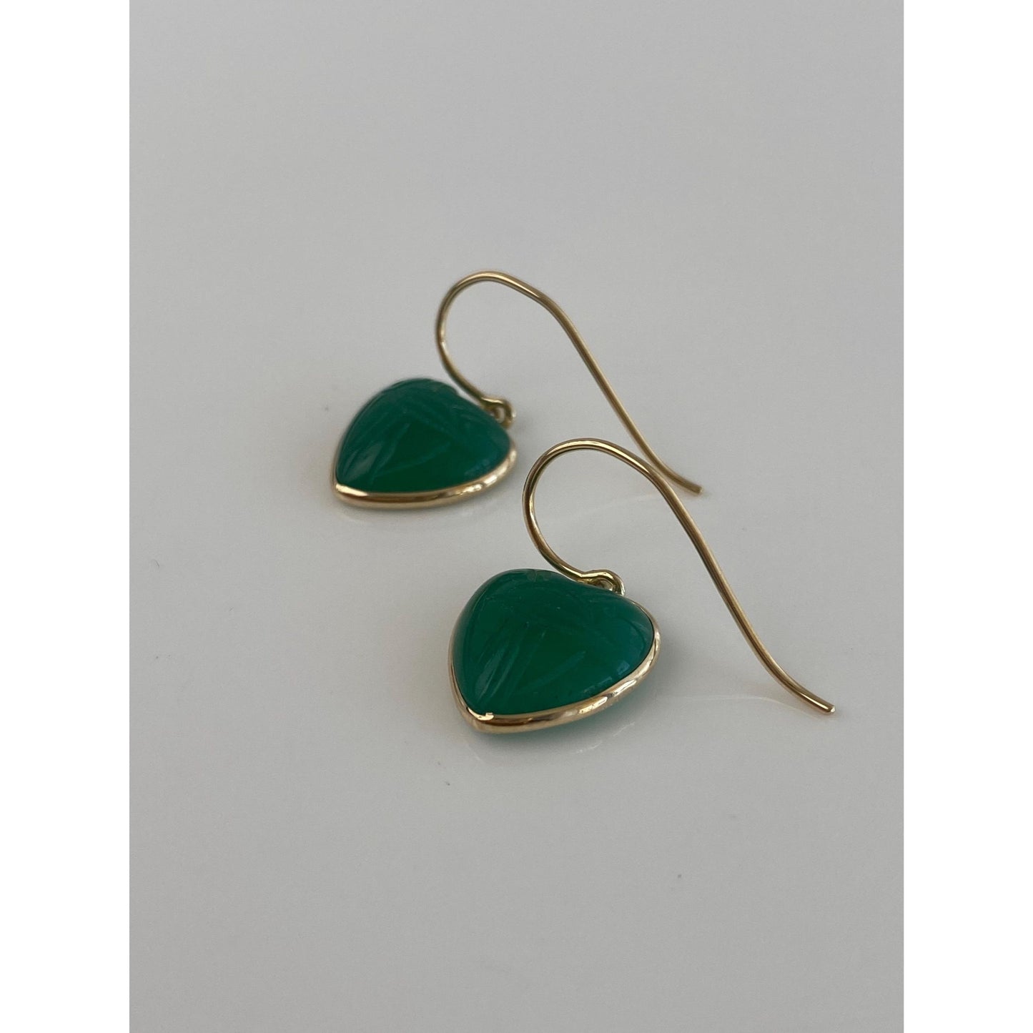 Vintage Solid 14k Yellow Gold Green Chalcedony Carved Scarab Heart Dangle Earrings