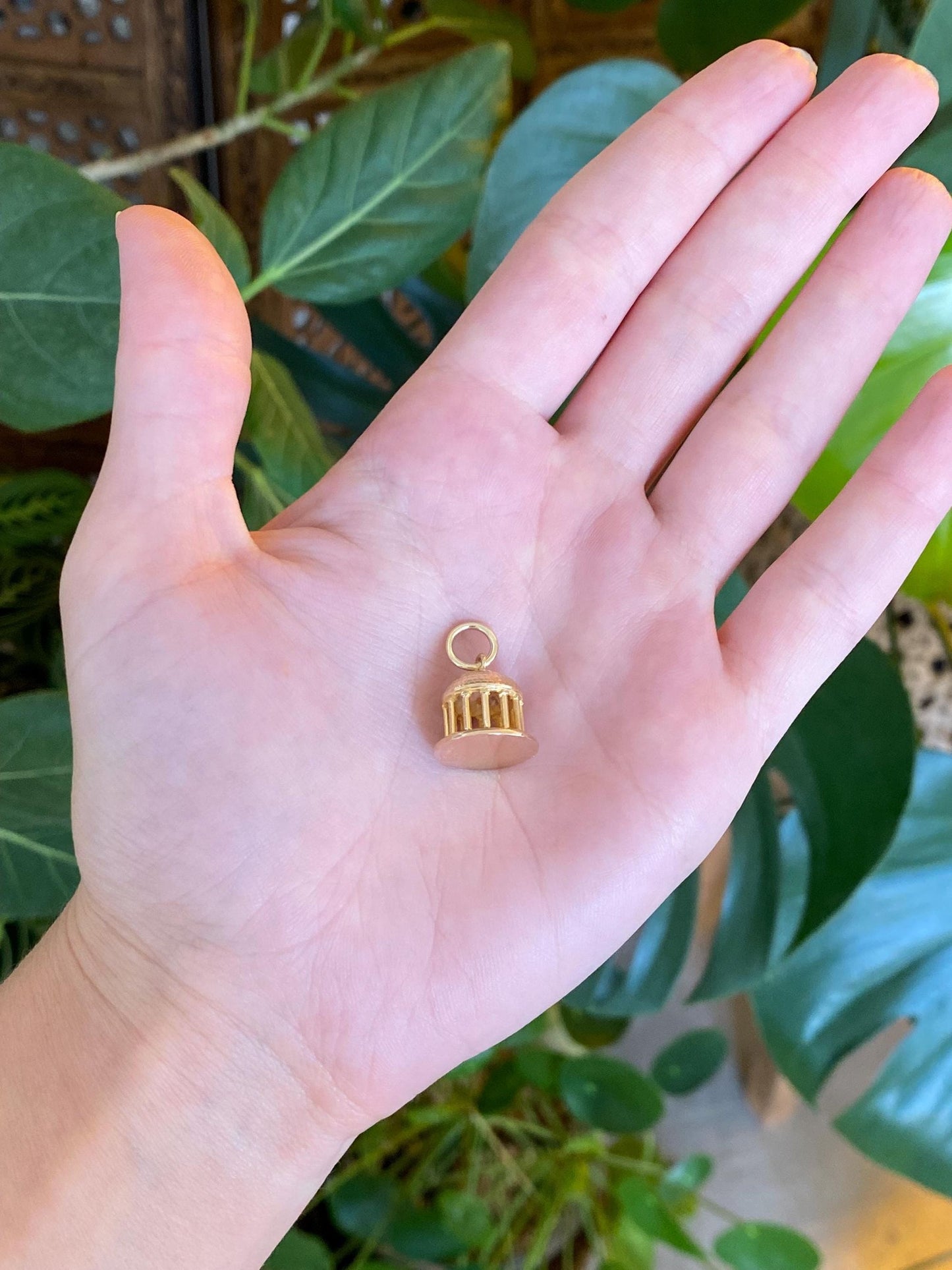 Solid 14k Yellow Gold The Greenbrier Charm