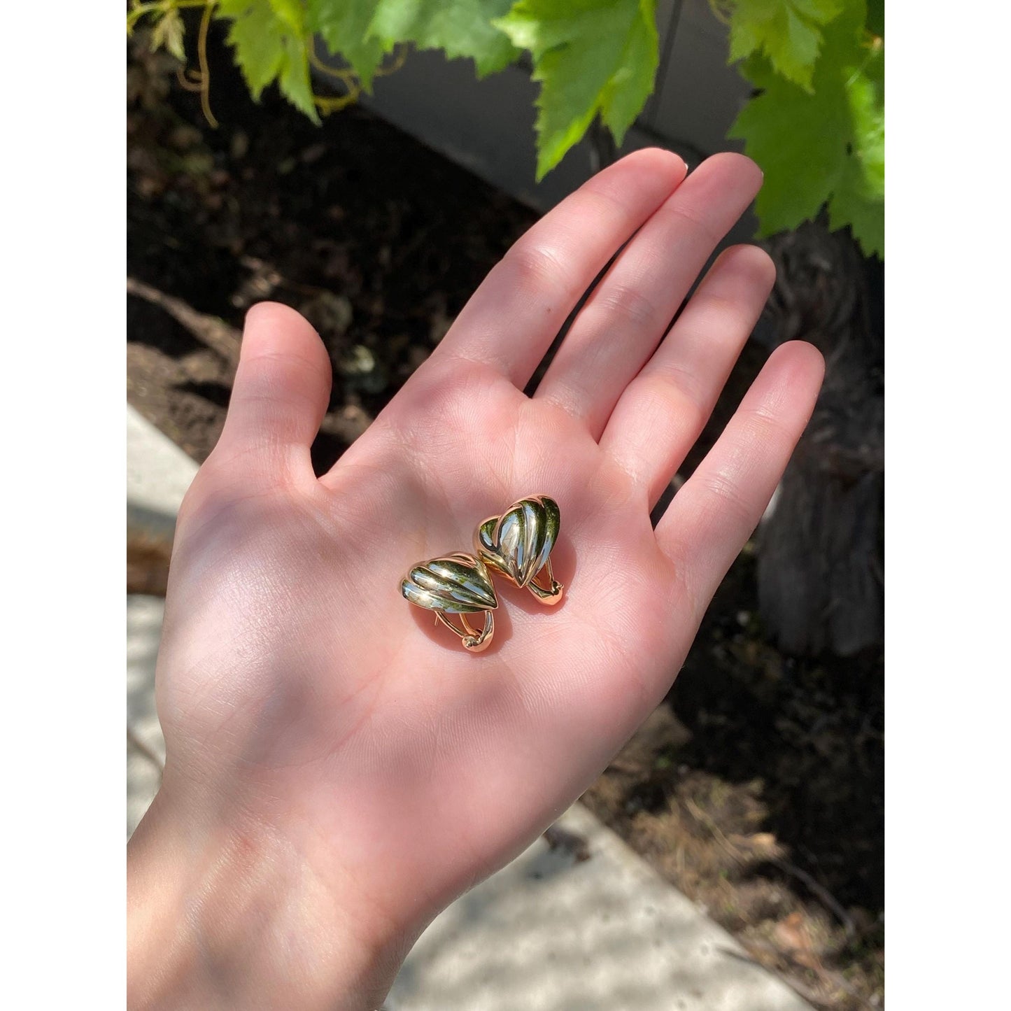 Vintage Solid 14k Yellow Gold Heart Drop Earrings