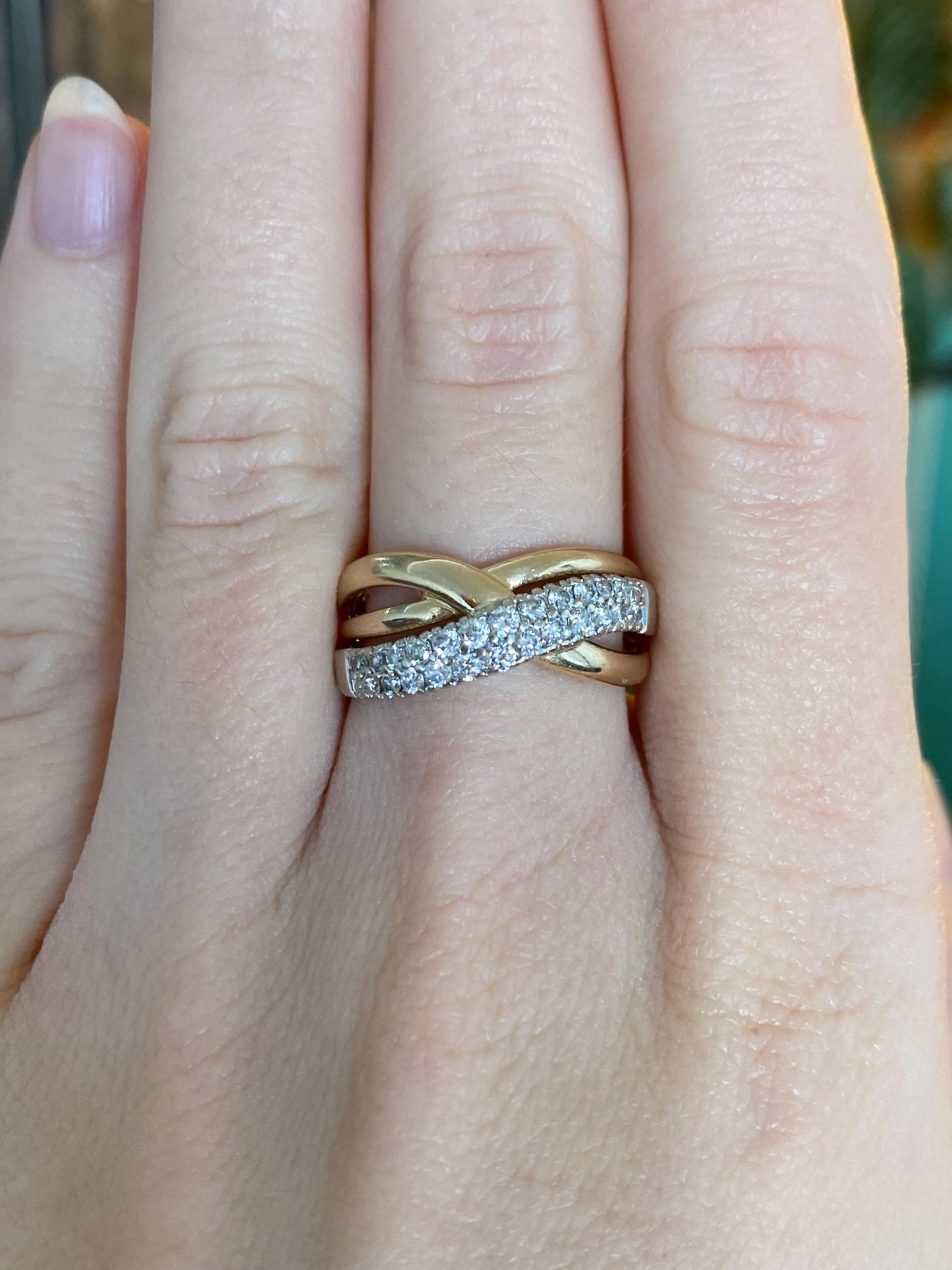 Vintage Solid 14k White & Yellow Gold Diamond Twist Ring Band - Size 7
