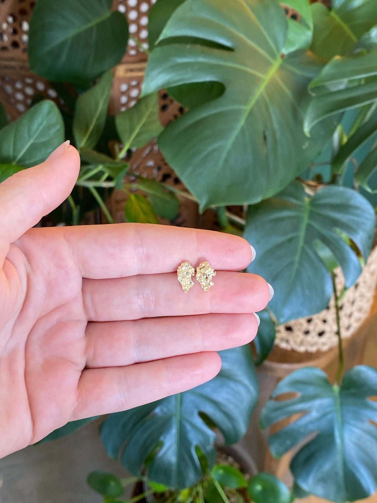 Vintage Solid 14k Yellow Gold Diamond Cut Gold Nugget Stud Earrings