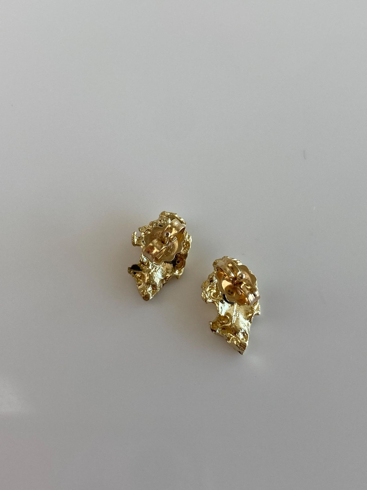 Vintage Solid 14k Yellow Gold Diamond Cut Gold Nugget Stud Earrings