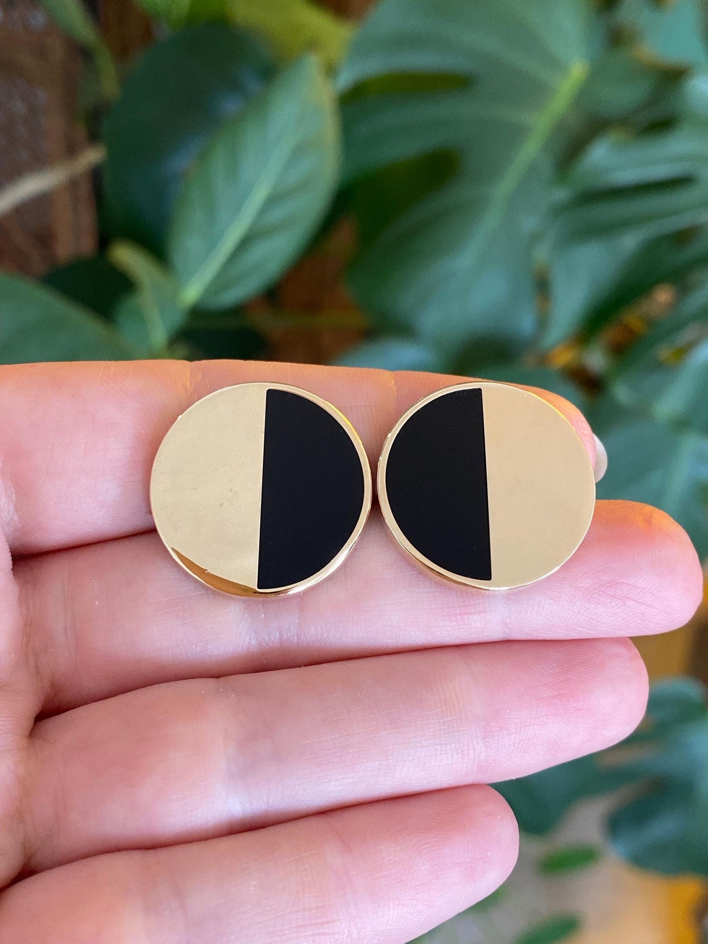 Vintage Solid 14k Yellow Gold Black Onyx Stud Earrings
