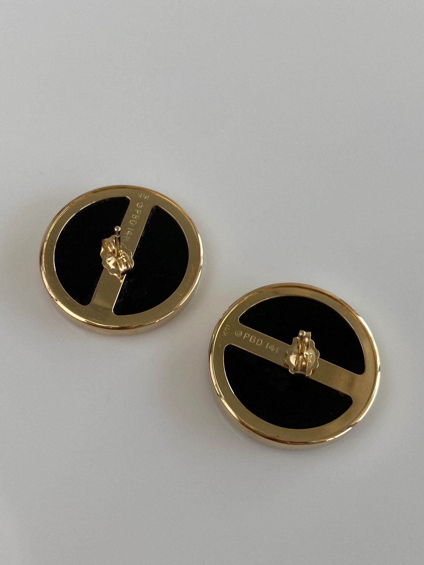 Vintage Solid 14k Yellow Gold Black Onyx Stud Earrings