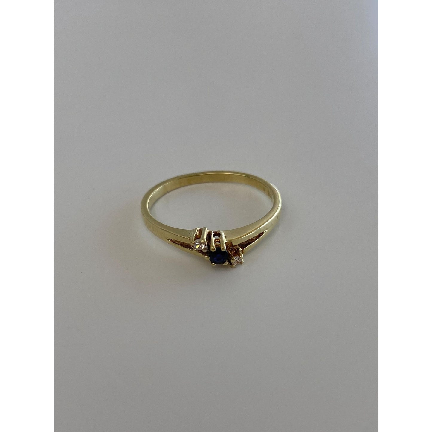 Vintage Solid 14k Yellow Gold Blue Spinel Cubic Zirconia Ring - Size 6