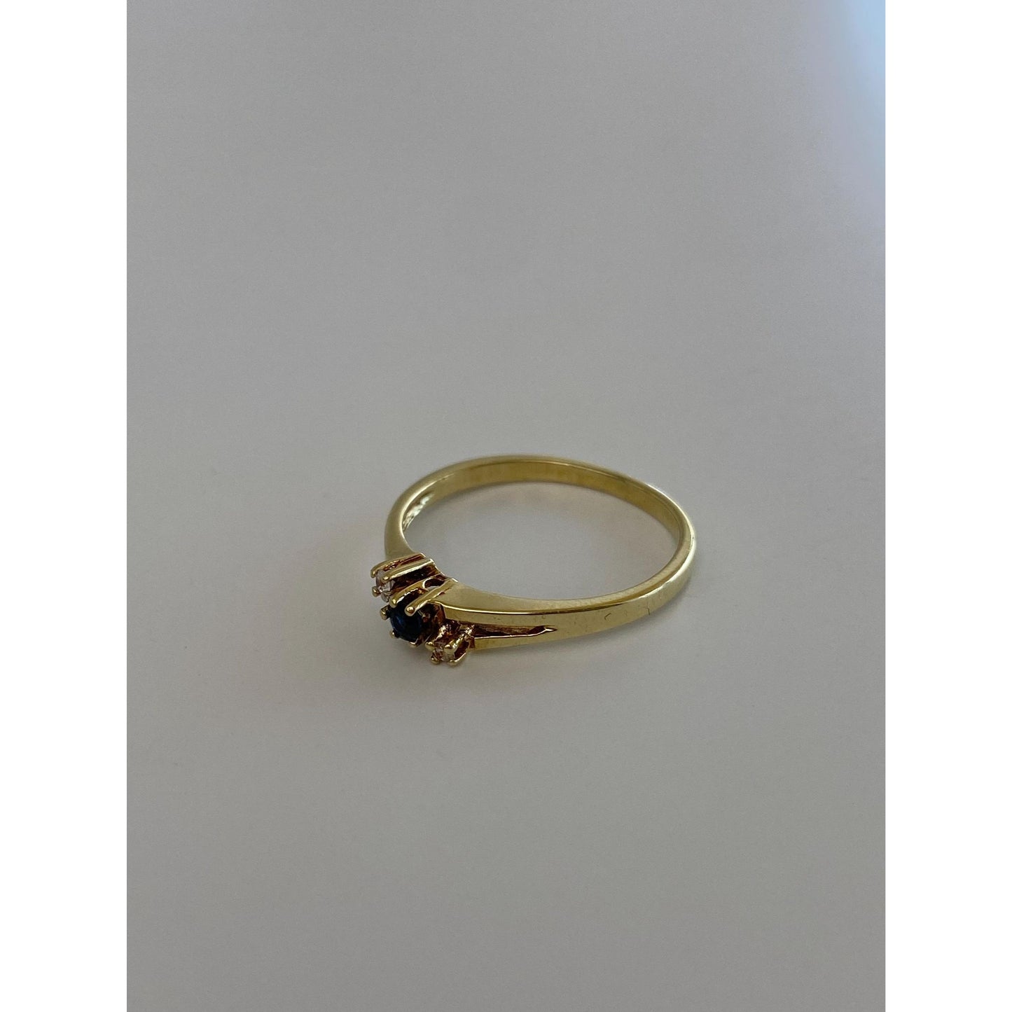 Vintage Solid 14k Yellow Gold Blue Spinel Cubic Zirconia Ring - Size 6