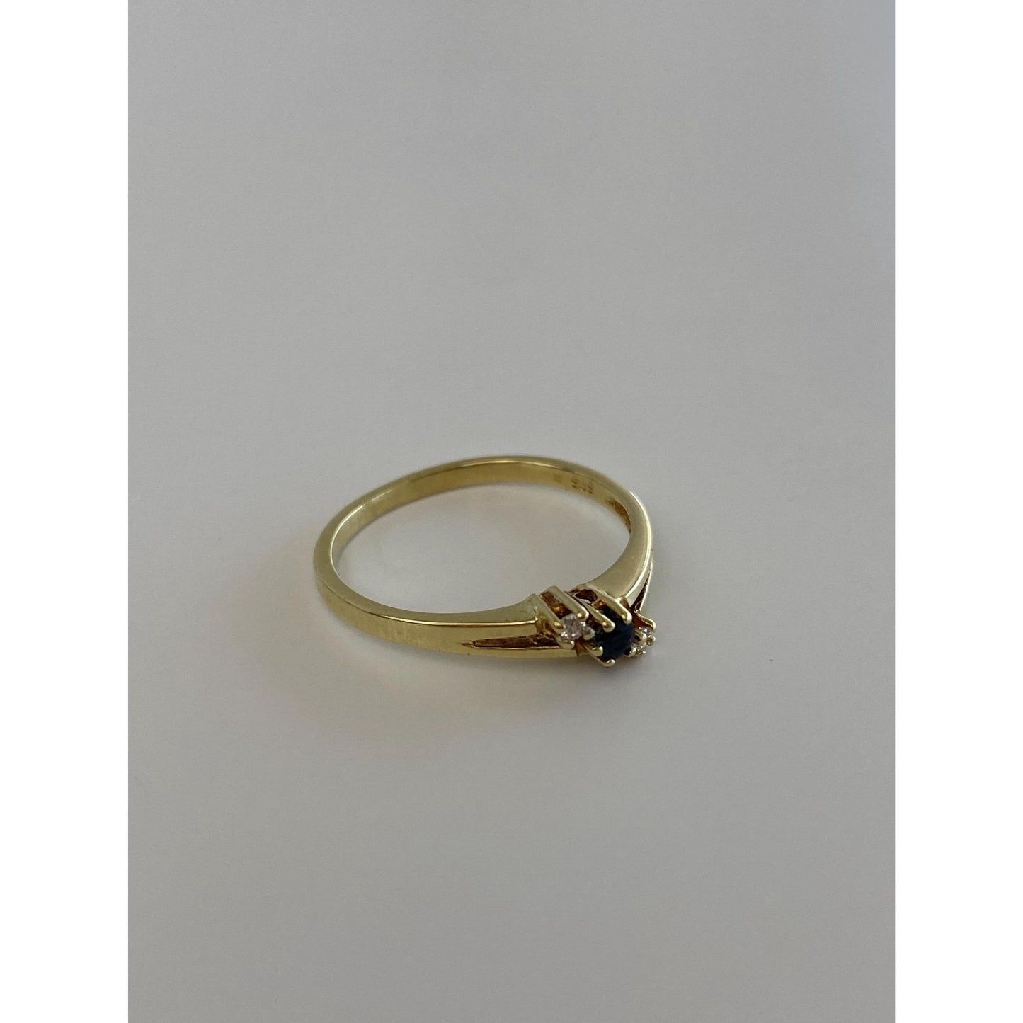 Vintage Solid 14k Yellow Gold Blue Spinel Cubic Zirconia Ring - Size 6
