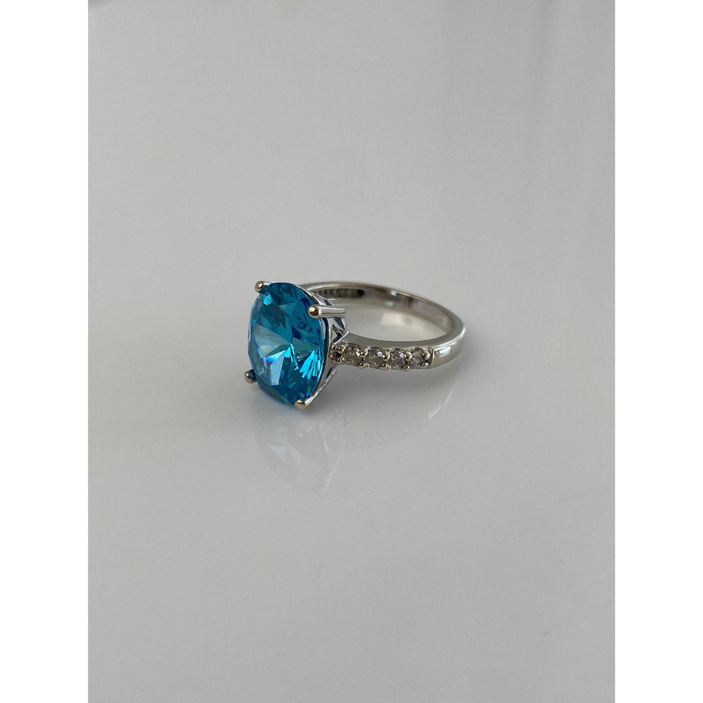 Solid 14k White Gold Diamond Clear &  Blue Cubic Zirconia Ring - Size 5.75