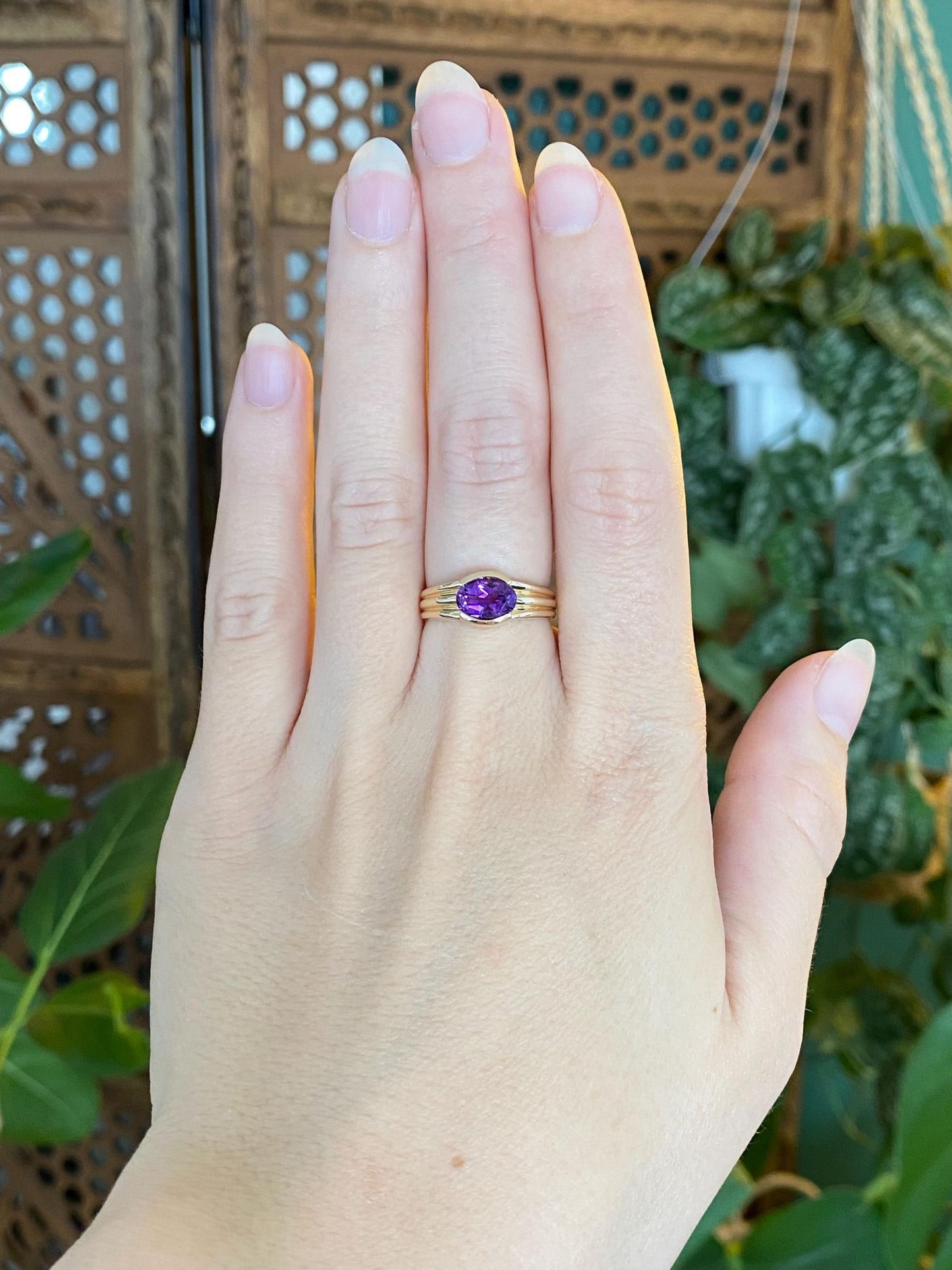 Vintage Solid 14k Yellow Gold Amethyst Lined Ring Band - Size 6.25