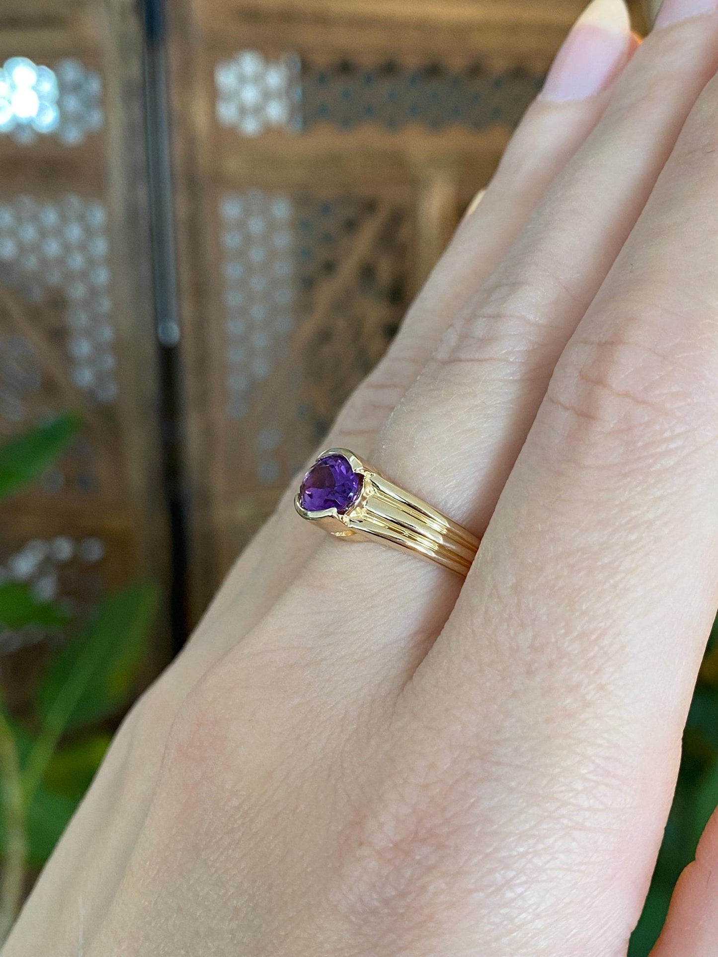 Vintage Solid 14k Yellow Gold Amethyst Lined Ring Band - Size 6.25