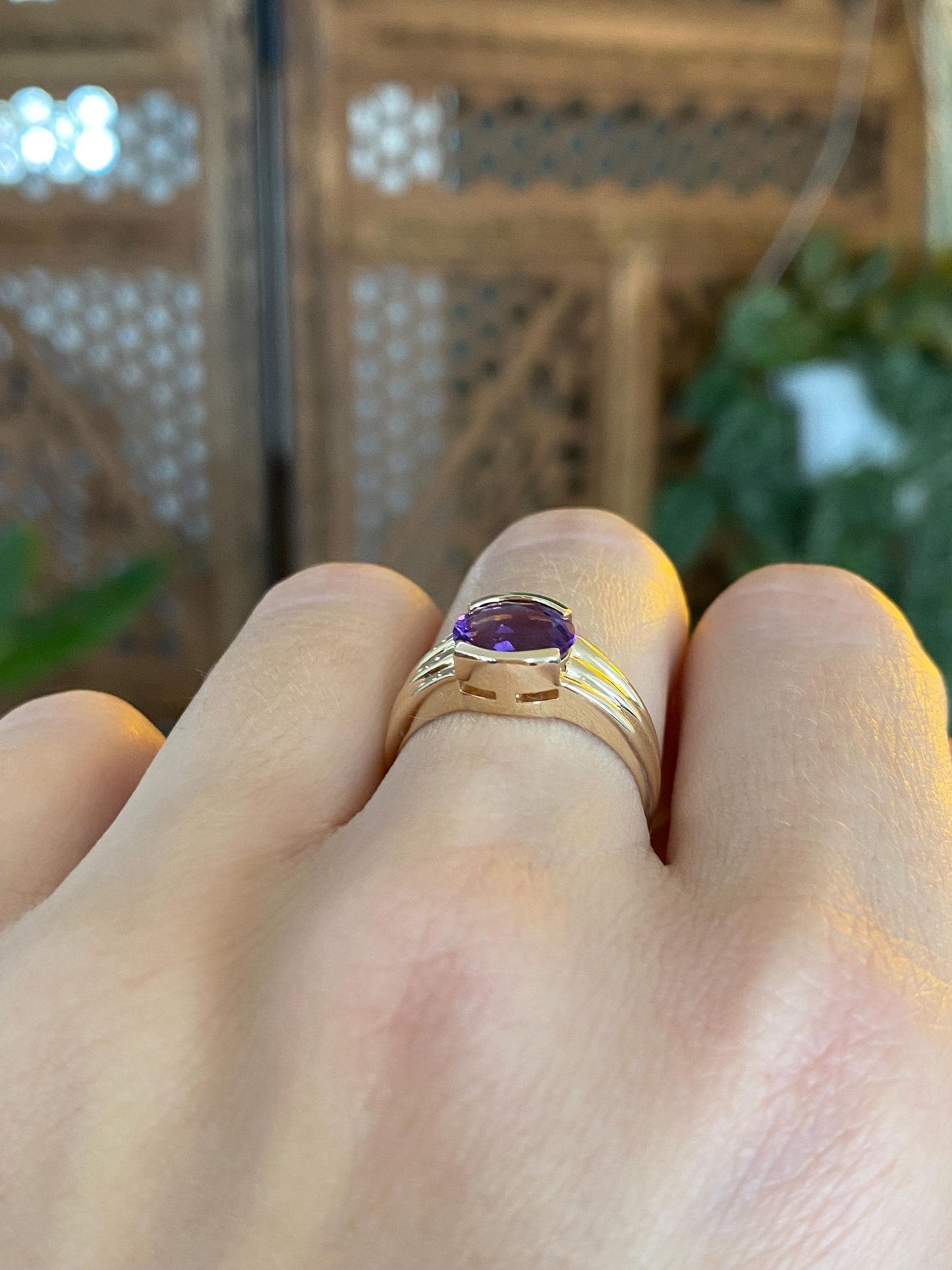 Vintage Solid 14k Yellow Gold Amethyst Lined Ring Band - Size 6.25