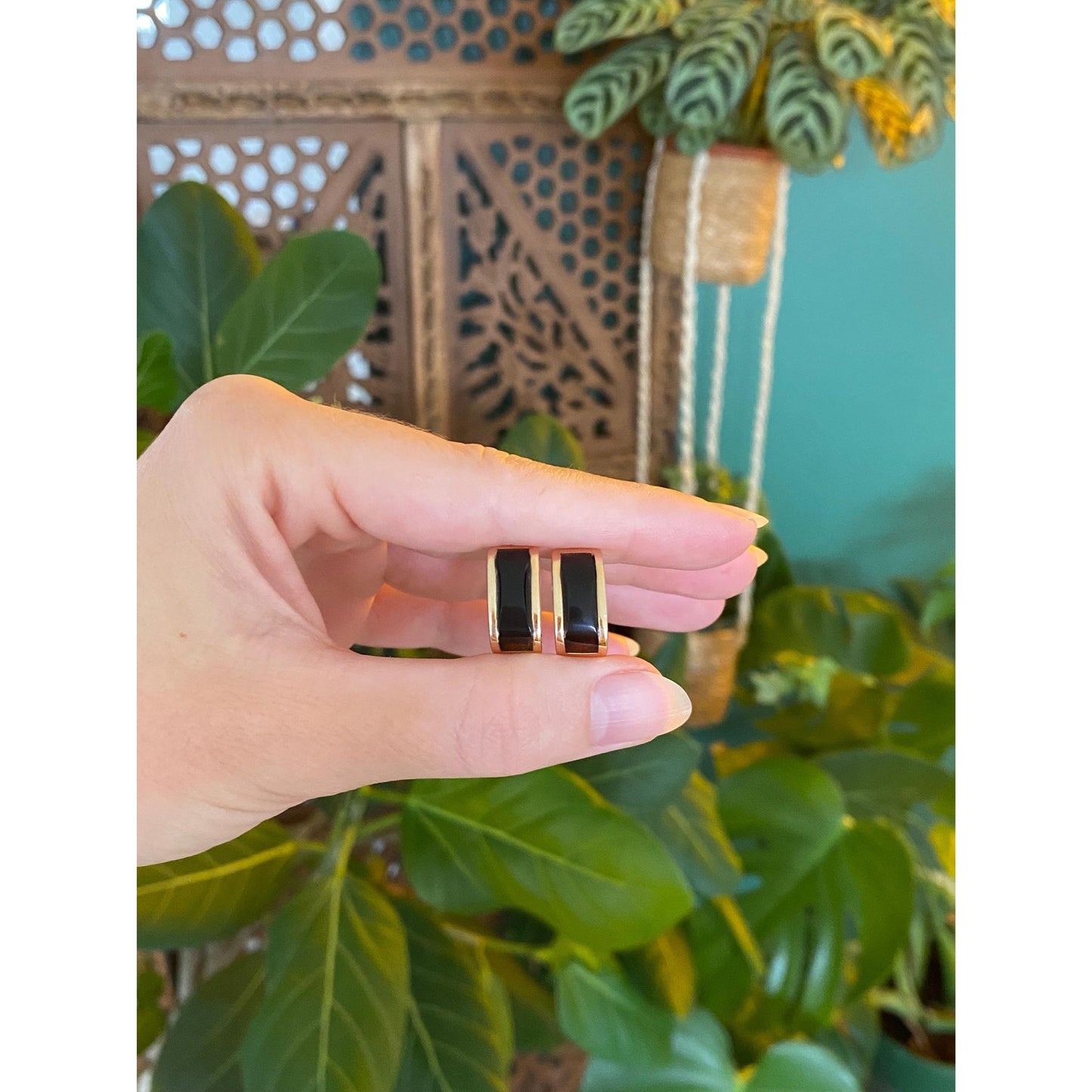 Vintage Solid 14k Yellow Gold Black Onyx Drop Earrings